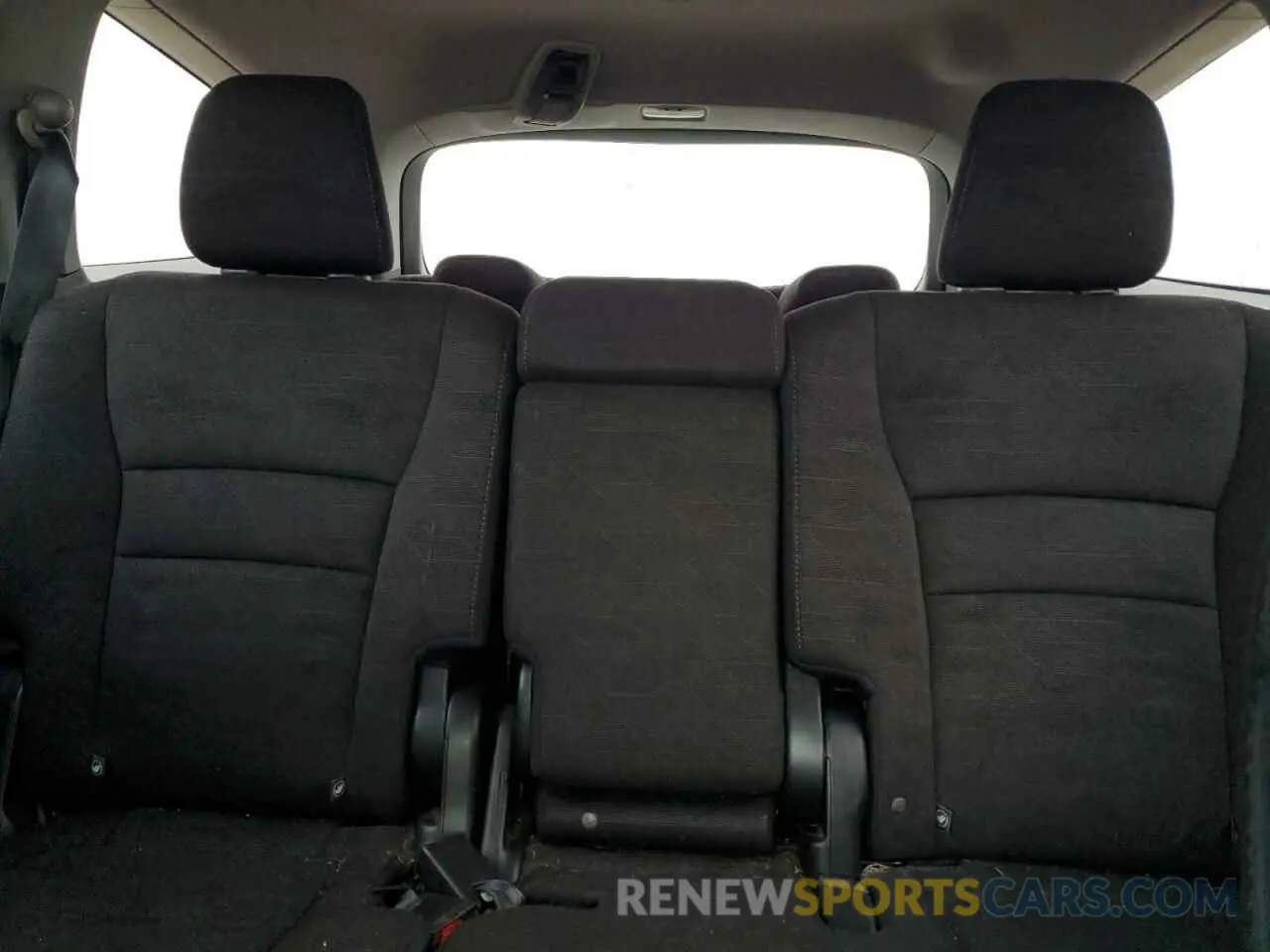 10 Photograph of a damaged car 5FNYF5H33KB039408 HONDA PILOT 2019