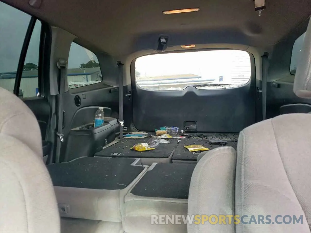 10 Photograph of a damaged car 5FNYF5H34KB028496 HONDA PILOT 2019