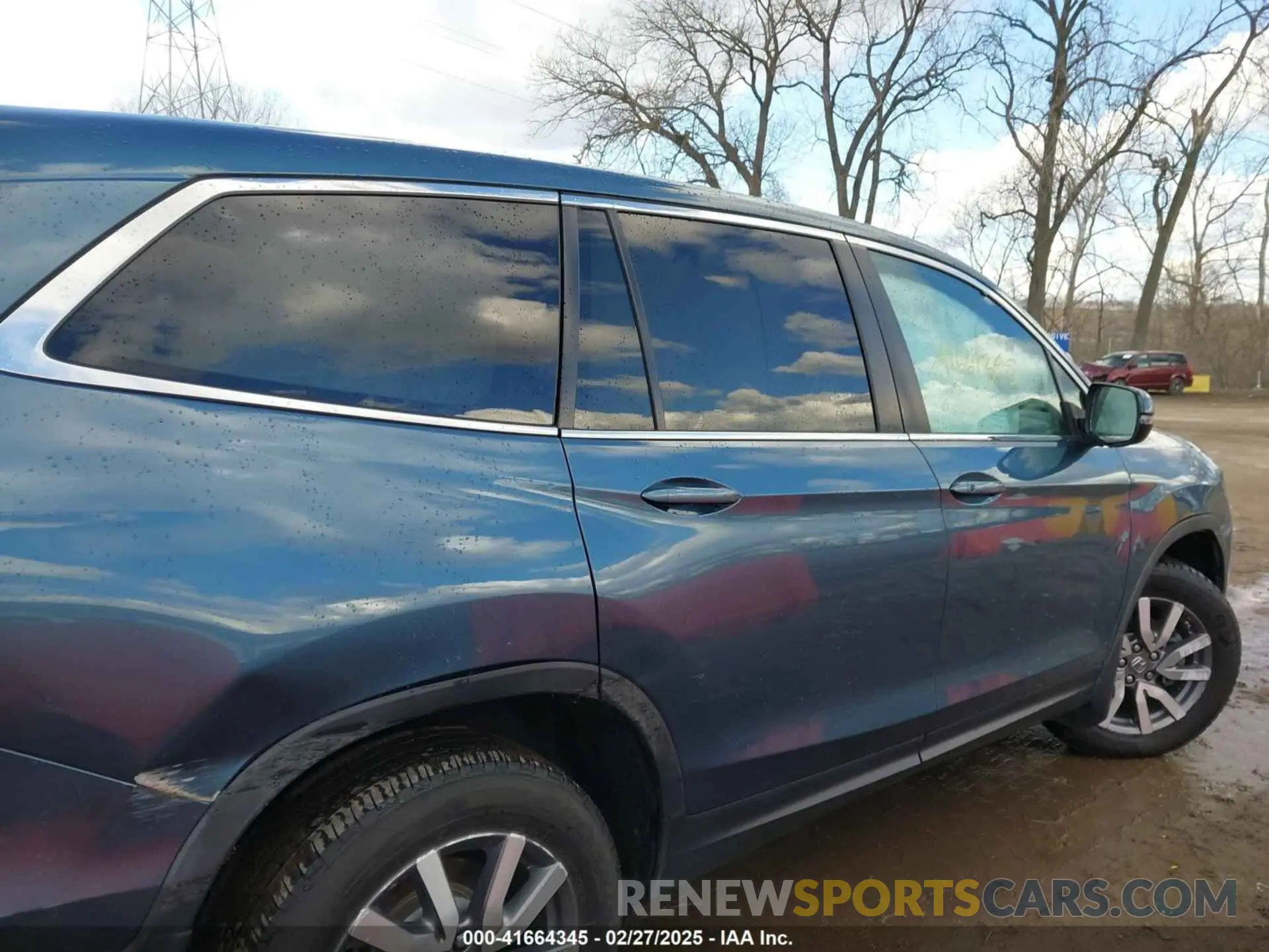 13 Photograph of a damaged car 5FNYF5H34KB031818 HONDA PILOT 2019