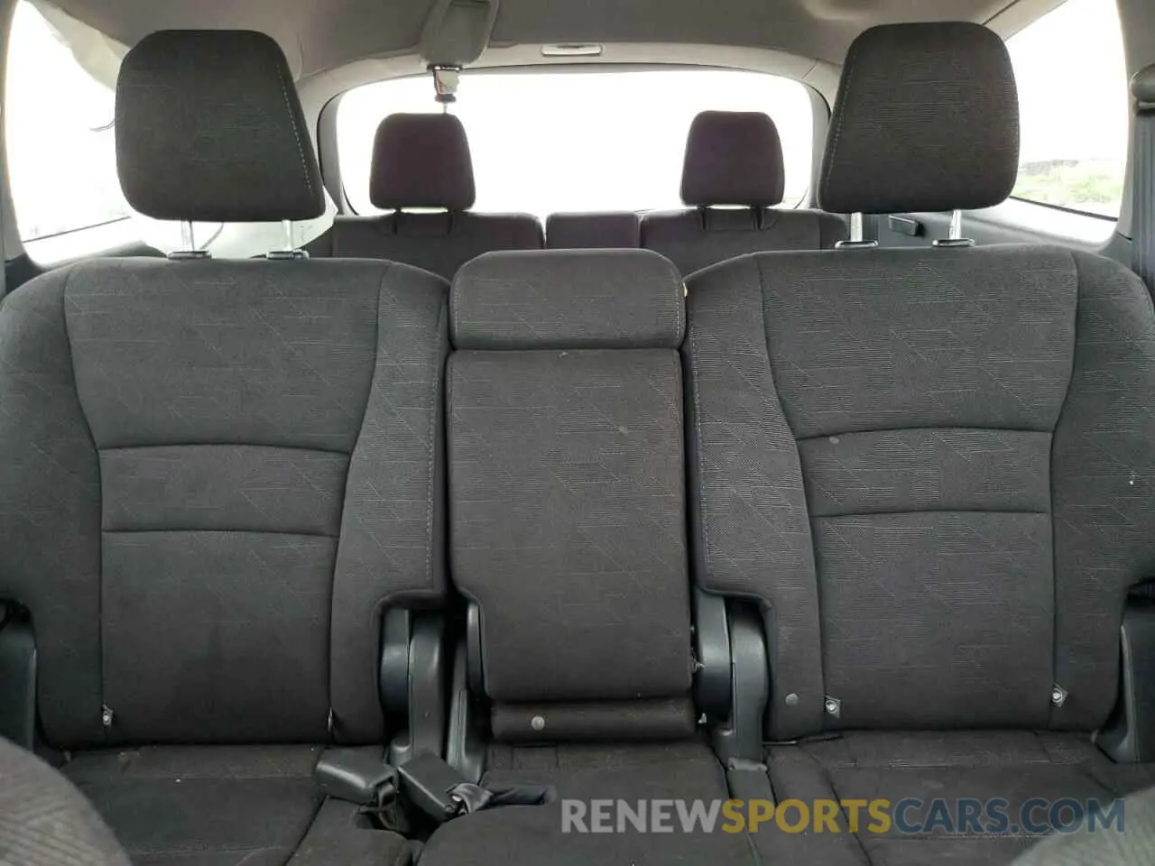 10 Photograph of a damaged car 5FNYF5H36KB012123 HONDA PILOT 2019