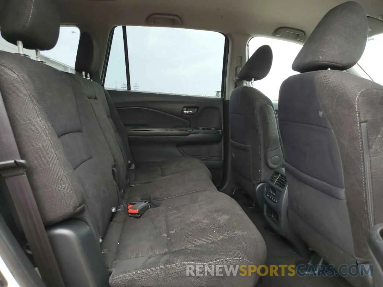 11 Photograph of a damaged car 5FNYF5H36KB012123 HONDA PILOT 2019