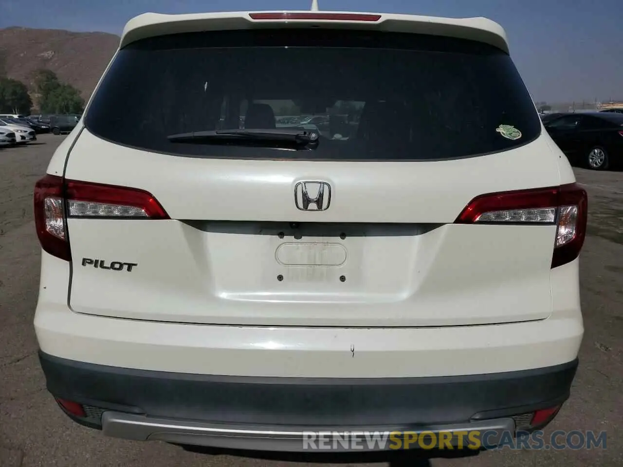 6 Photograph of a damaged car 5FNYF5H36KB021310 HONDA PILOT 2019