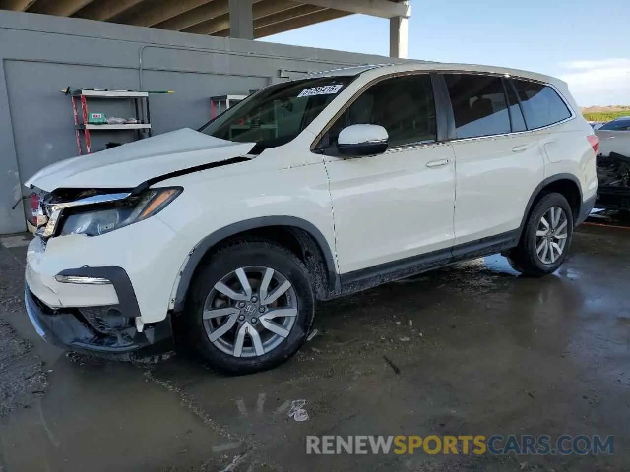 1 Photograph of a damaged car 5FNYF5H36KB023915 HONDA PILOT 2019
