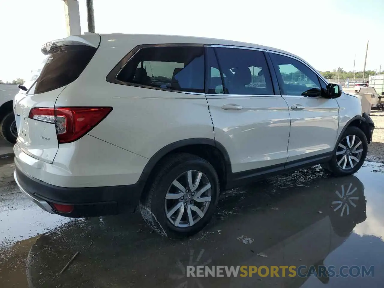 3 Photograph of a damaged car 5FNYF5H36KB023915 HONDA PILOT 2019