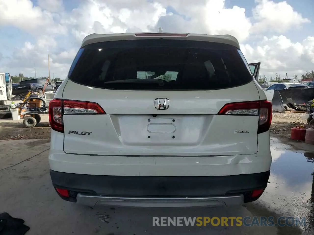 6 Photograph of a damaged car 5FNYF5H36KB023915 HONDA PILOT 2019