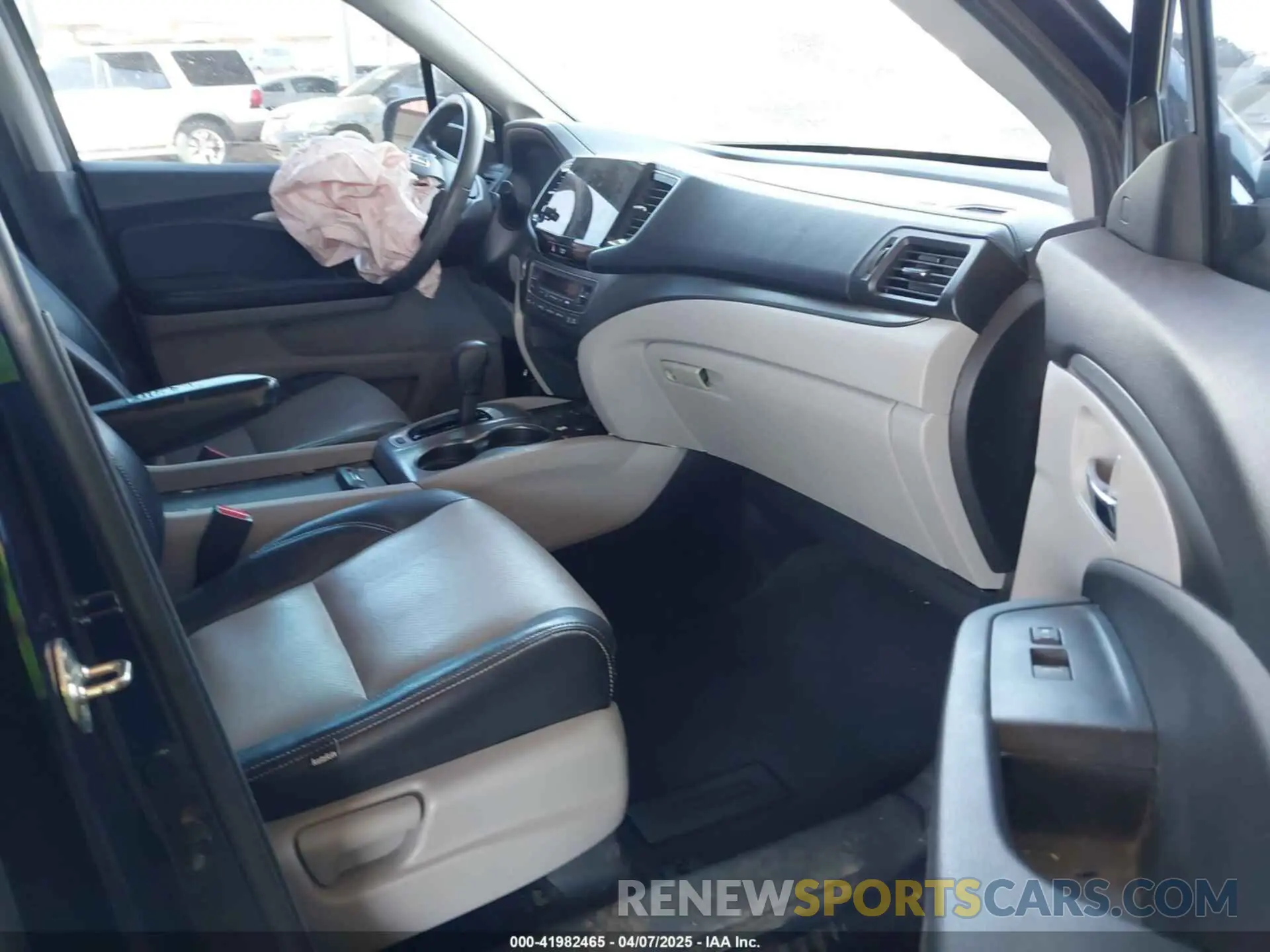 5 Photograph of a damaged car 5FNYF5H36KB024336 HONDA PILOT 2019