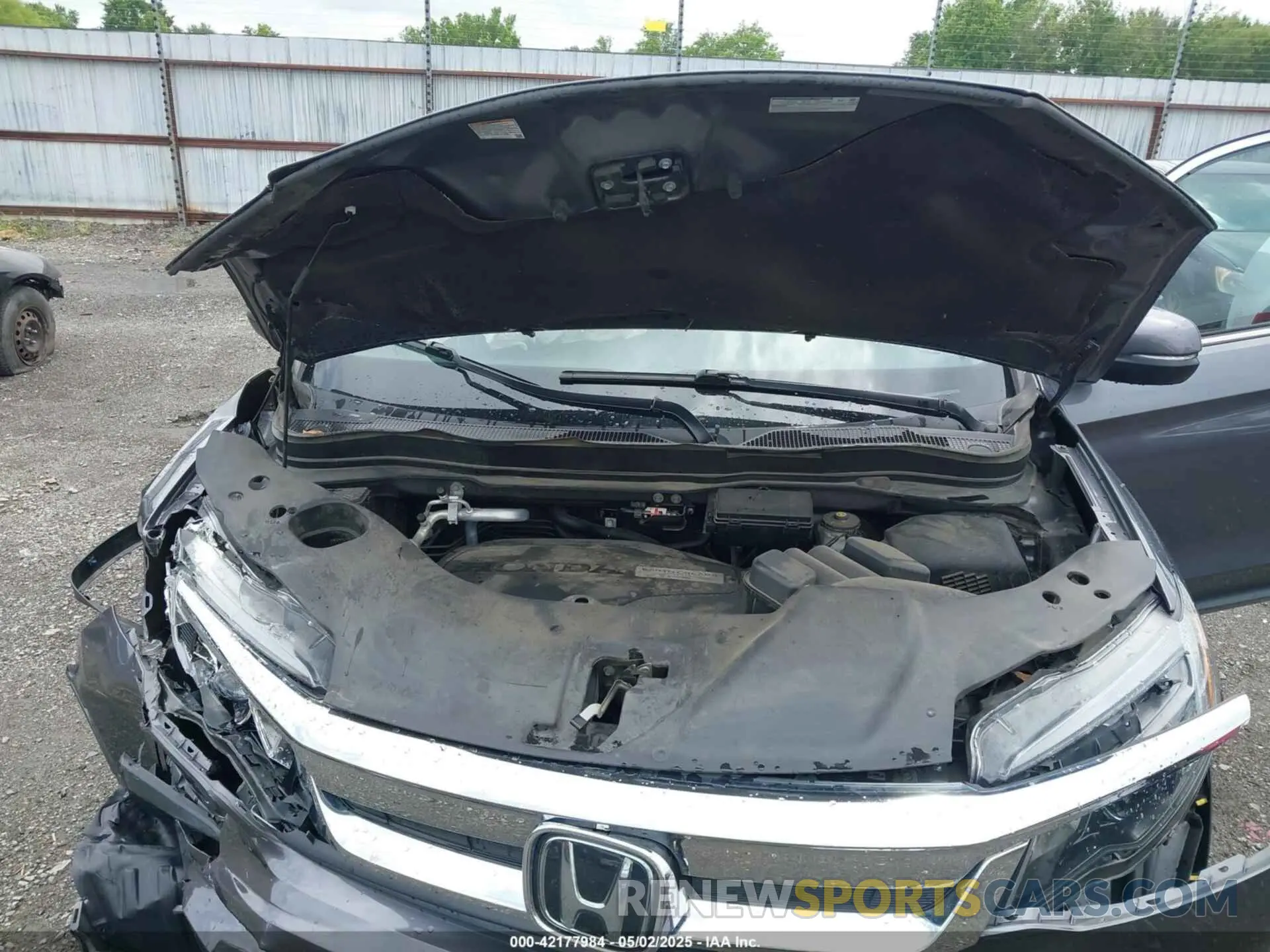 10 Photograph of a damaged car 5FNYF5H37KB034499 HONDA PILOT 2019