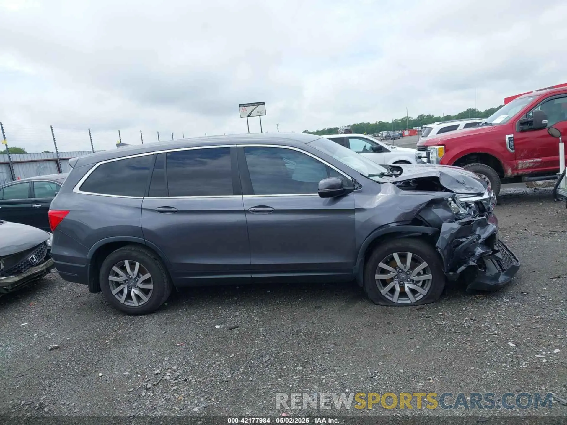 14 Photograph of a damaged car 5FNYF5H37KB034499 HONDA PILOT 2019