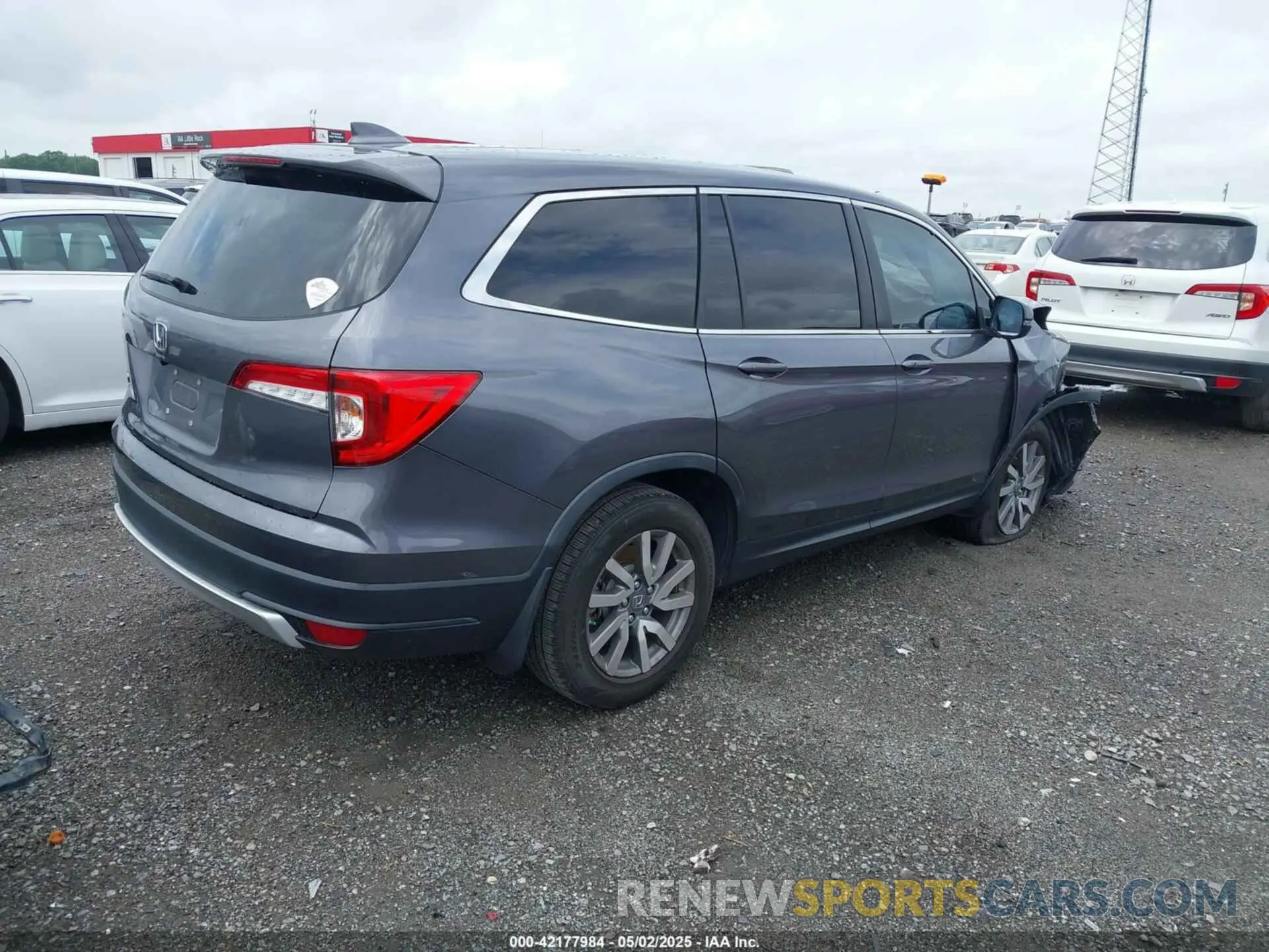 4 Photograph of a damaged car 5FNYF5H37KB034499 HONDA PILOT 2019