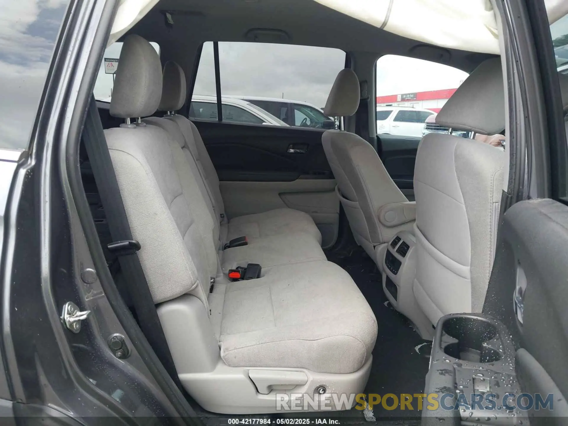 8 Photograph of a damaged car 5FNYF5H37KB034499 HONDA PILOT 2019