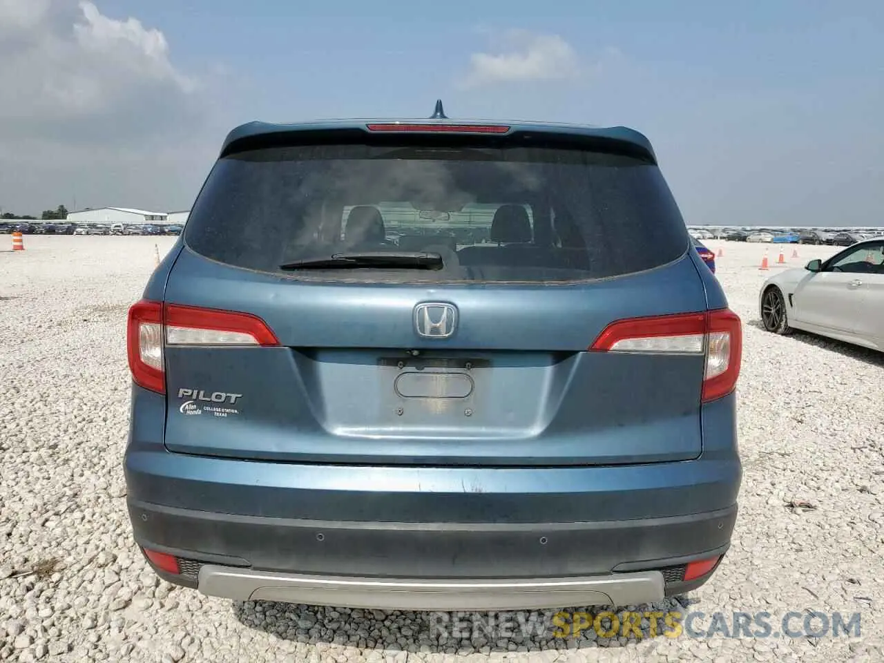 6 Photograph of a damaged car 5FNYF5H37KB044448 HONDA PILOT 2019