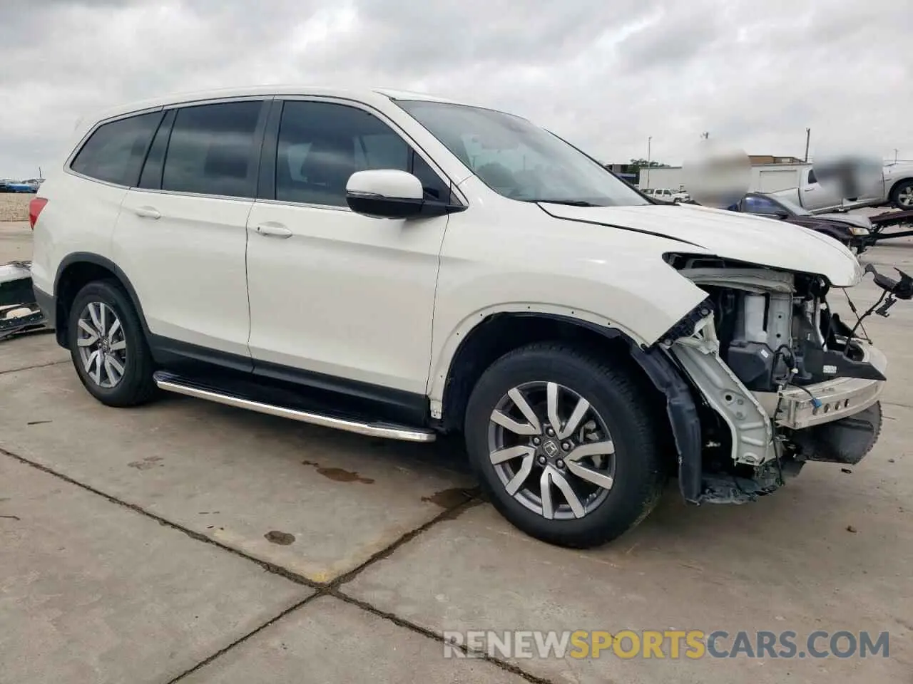 4 Photograph of a damaged car 5FNYF5H38KB029120 HONDA PILOT 2019
