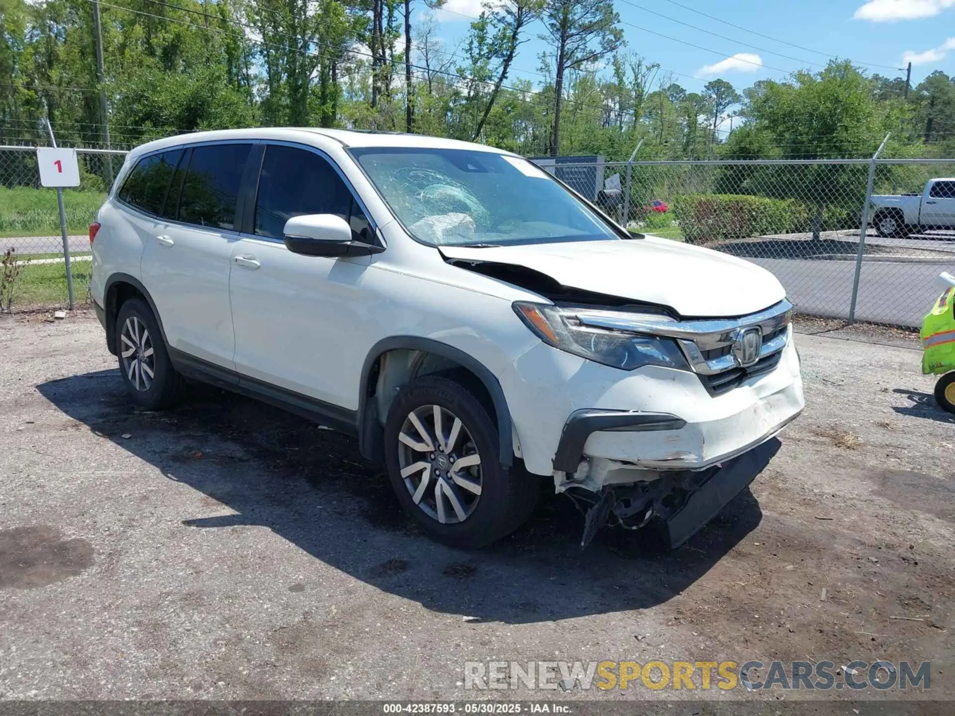 1 Photograph of a damaged car 5FNYF5H42KB026108 HONDA PILOT 2019