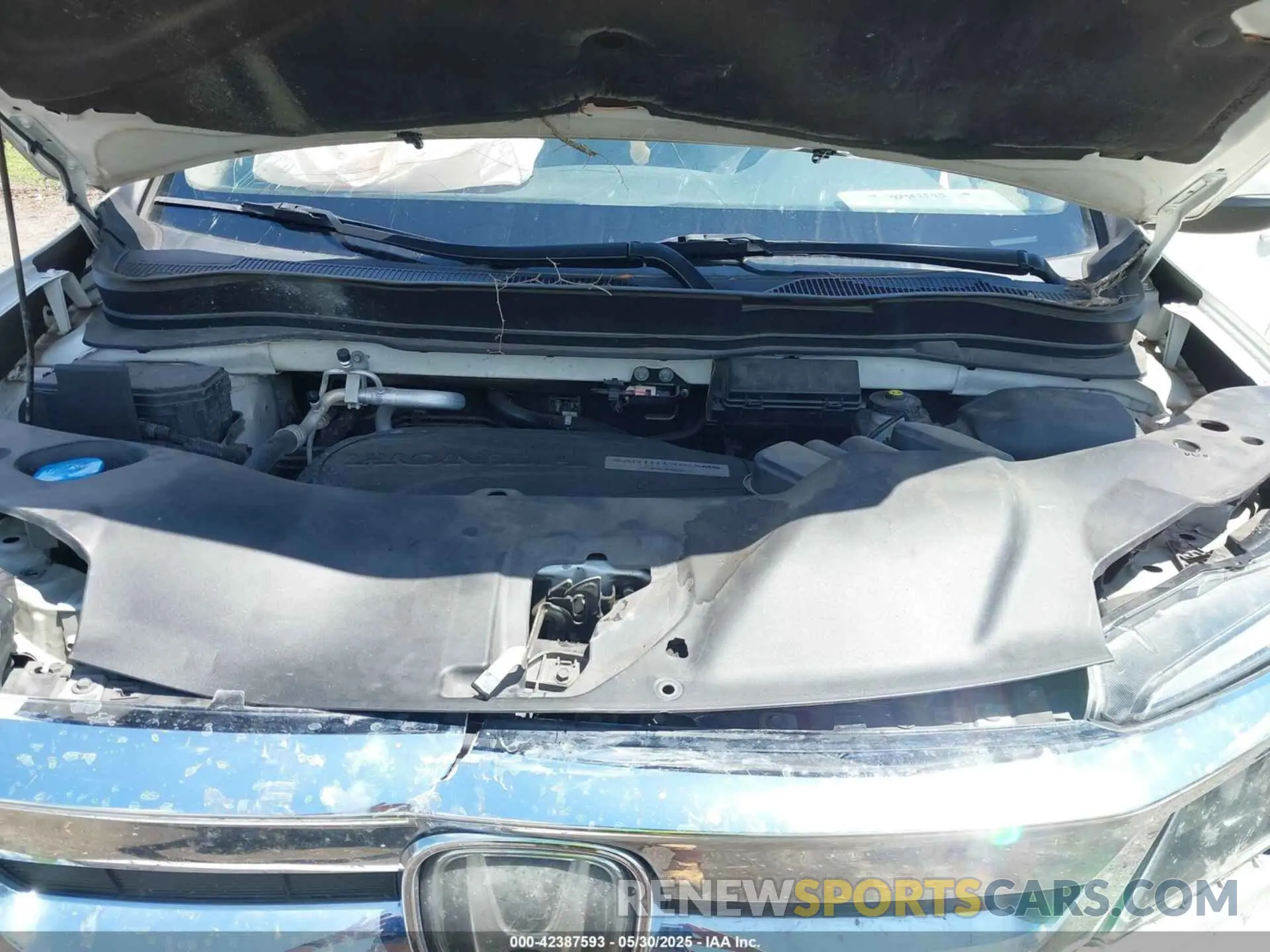 10 Photograph of a damaged car 5FNYF5H42KB026108 HONDA PILOT 2019