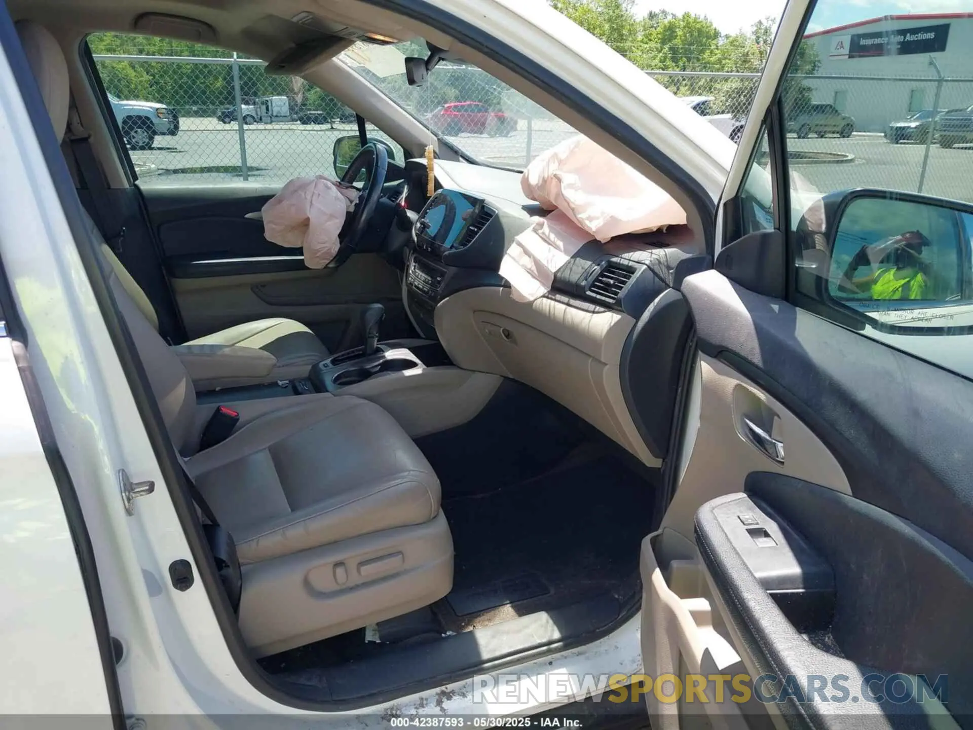 5 Photograph of a damaged car 5FNYF5H42KB026108 HONDA PILOT 2019