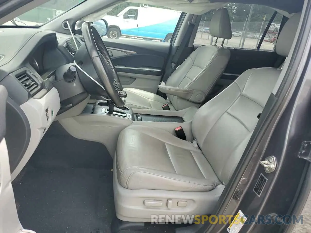 7 Photograph of a damaged car 5FNYF5H48KB022578 HONDA PILOT 2019