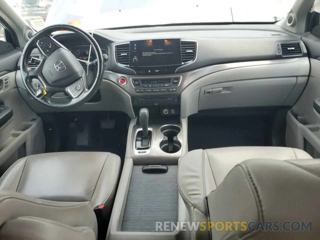 8 Photograph of a damaged car 5FNYF5H48KB022578 HONDA PILOT 2019