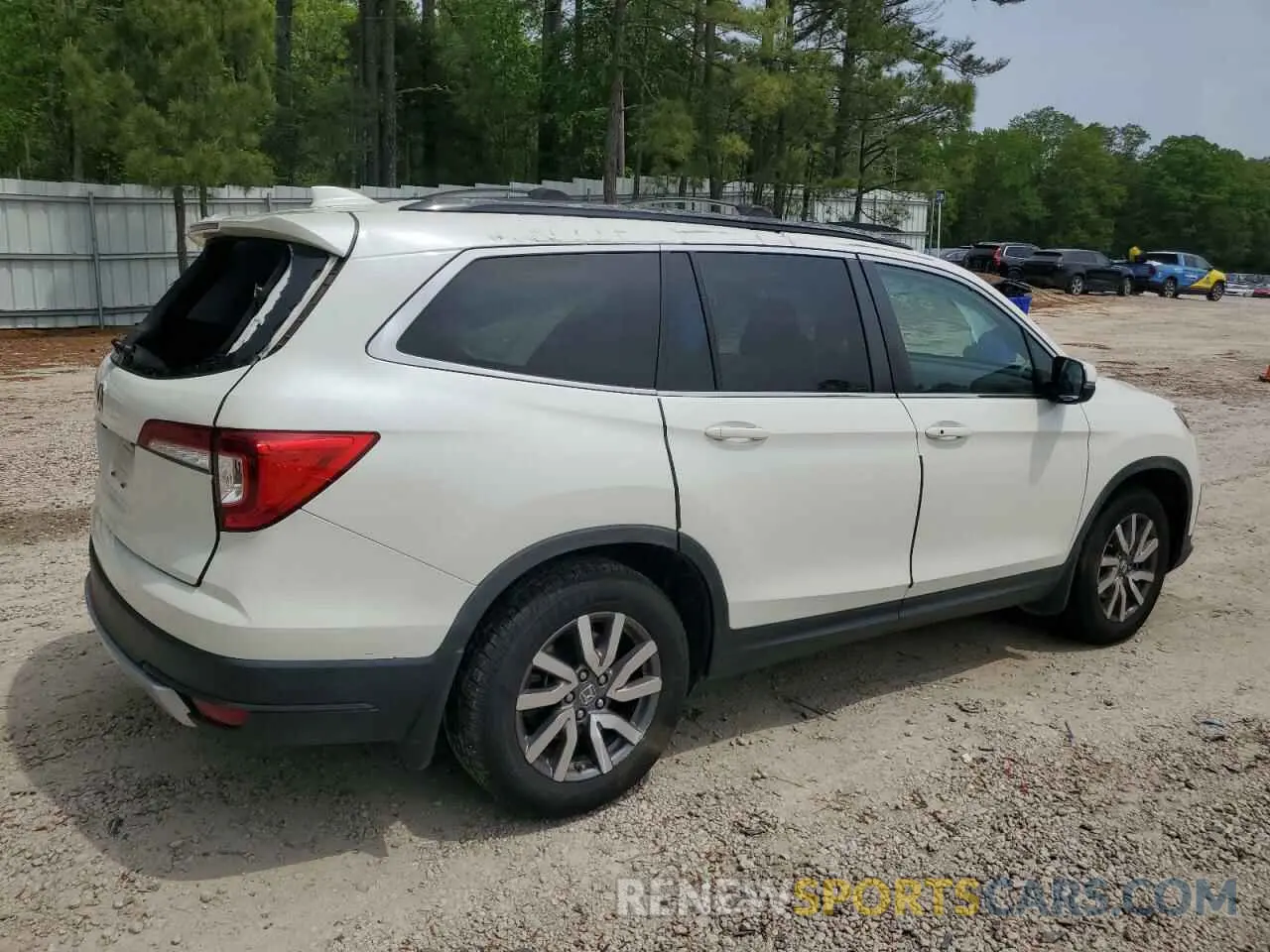 3 Photograph of a damaged car 5FNYF5H4XKB022940 HONDA PILOT 2019