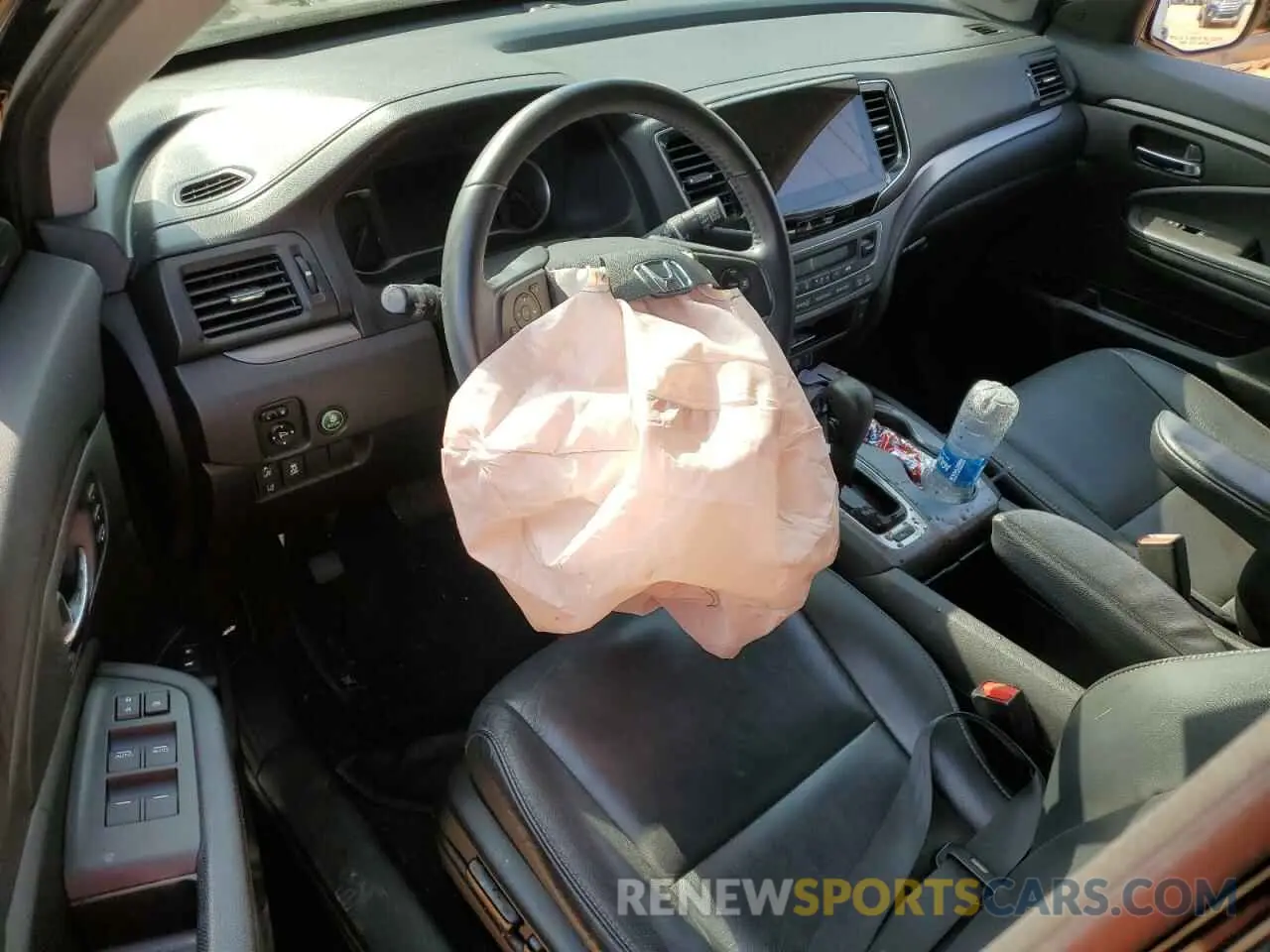 8 Photograph of a damaged car 5FNYF5H50KB019103 HONDA PILOT 2019