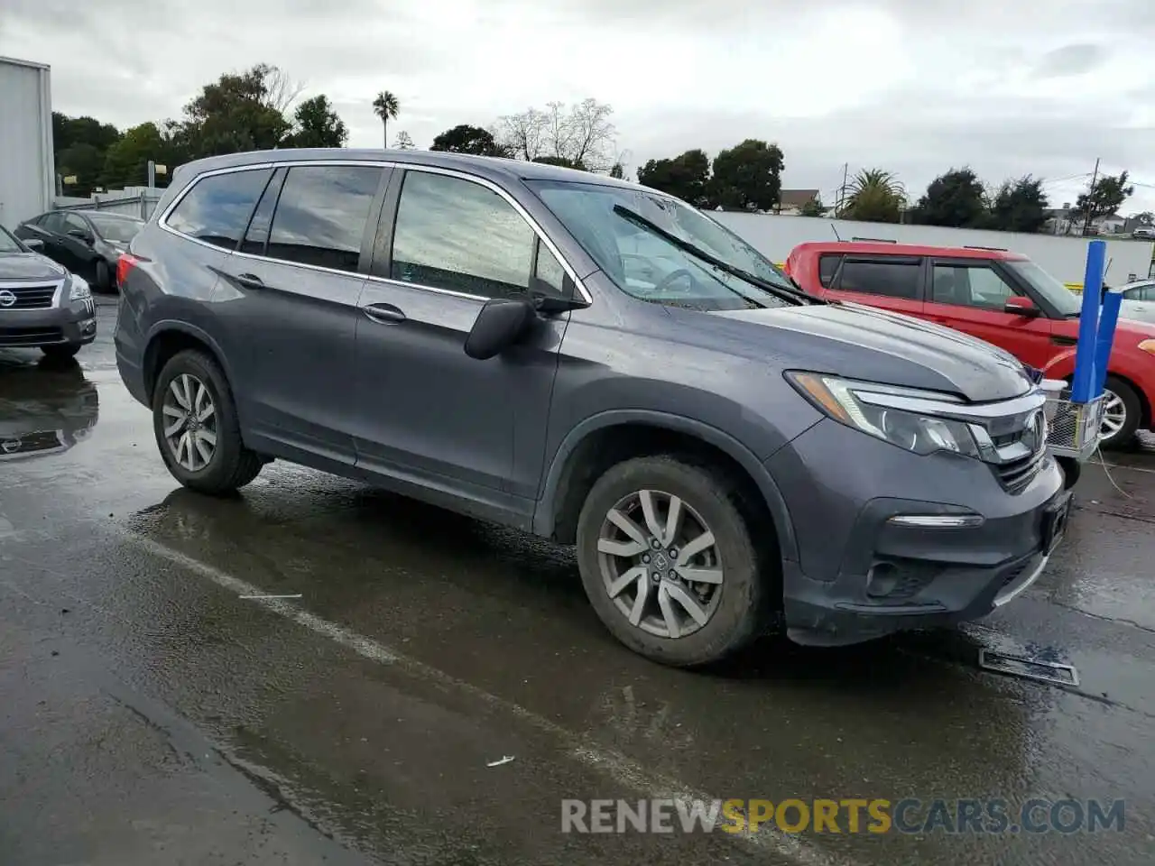 4 Photograph of a damaged car 5FNYF5H50KB043353 HONDA PILOT 2019