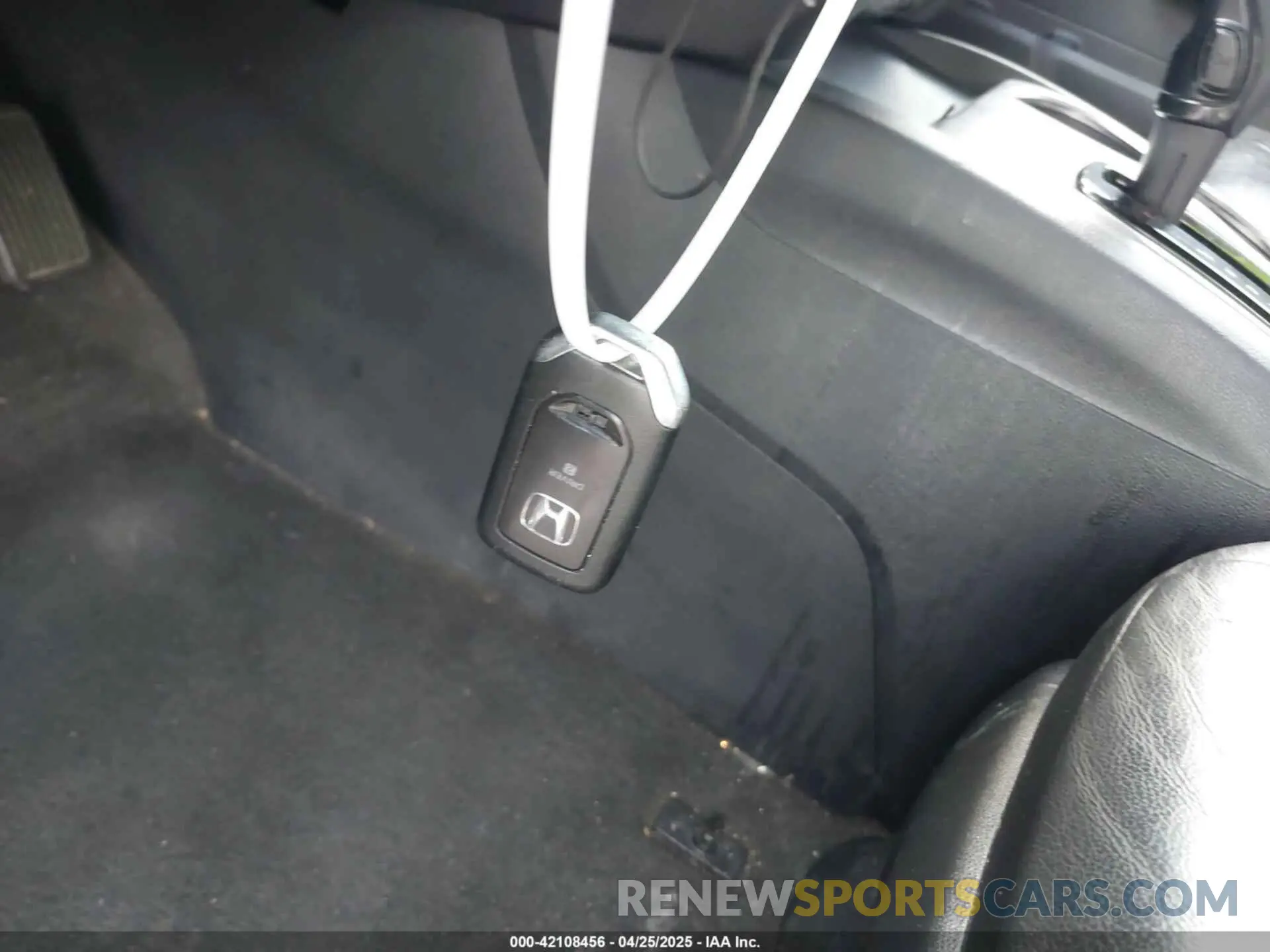 11 Photograph of a damaged car 5FNYF5H52KB039336 HONDA PILOT 2019