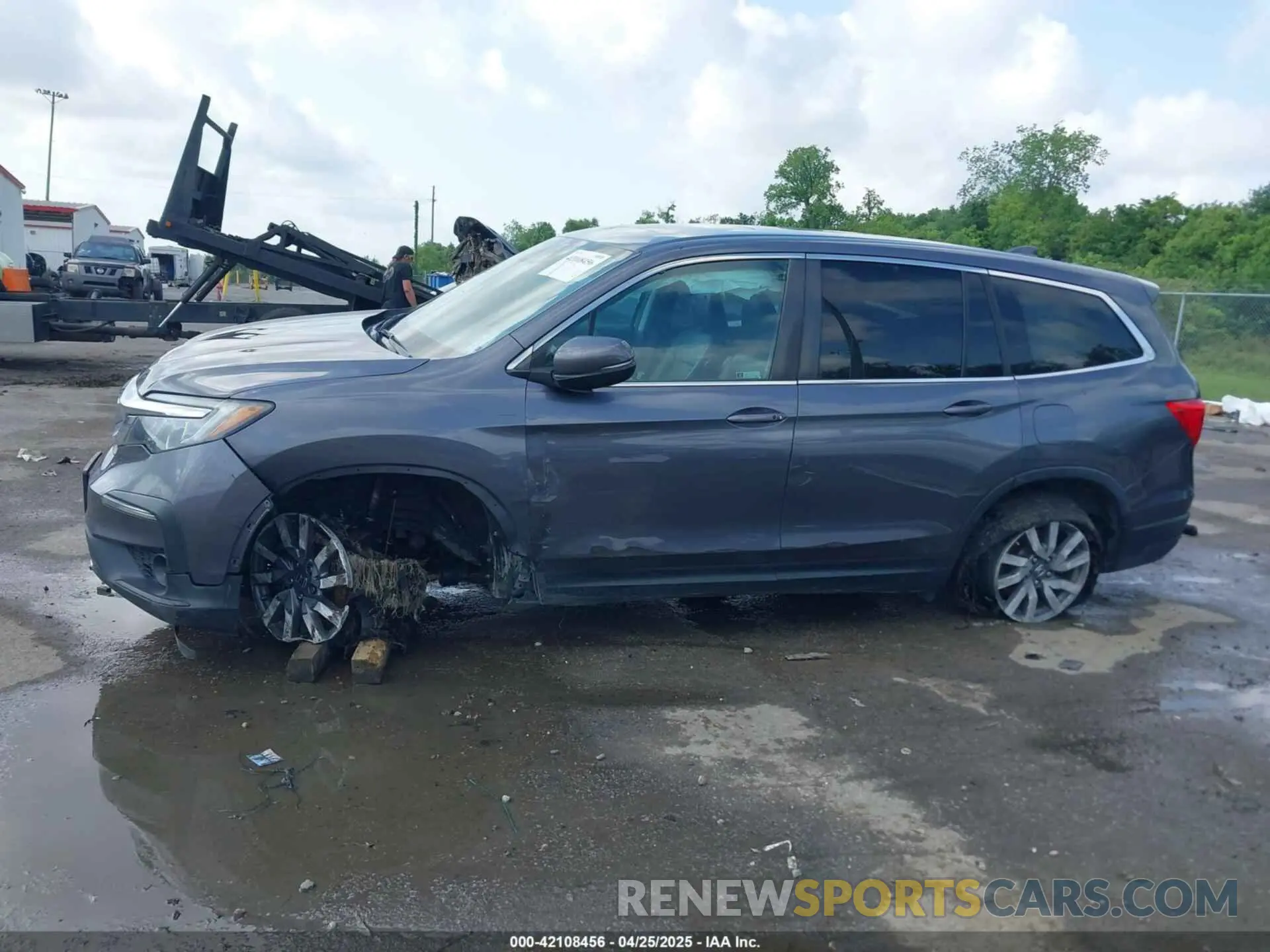 14 Photograph of a damaged car 5FNYF5H52KB039336 HONDA PILOT 2019