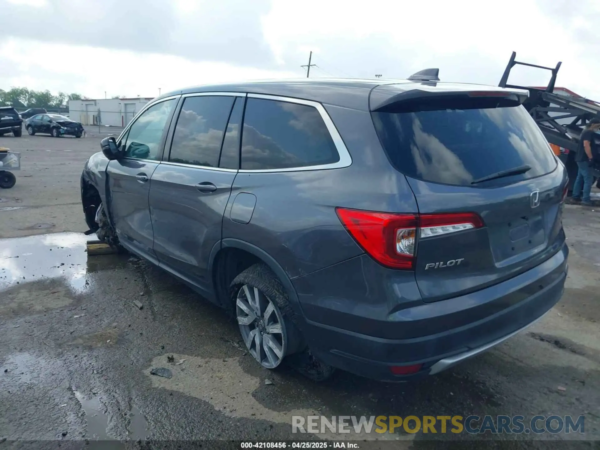 3 Photograph of a damaged car 5FNYF5H52KB039336 HONDA PILOT 2019