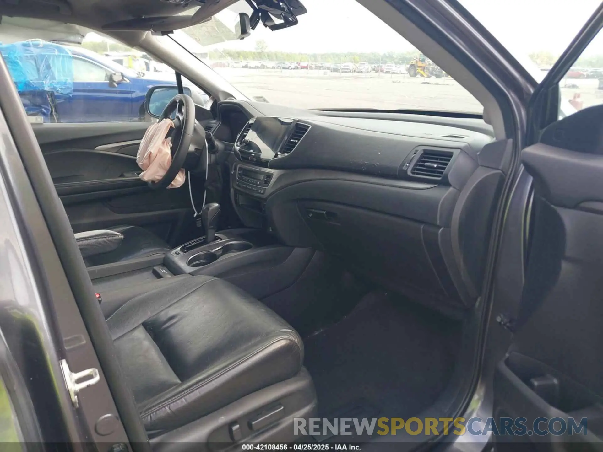 5 Photograph of a damaged car 5FNYF5H52KB039336 HONDA PILOT 2019