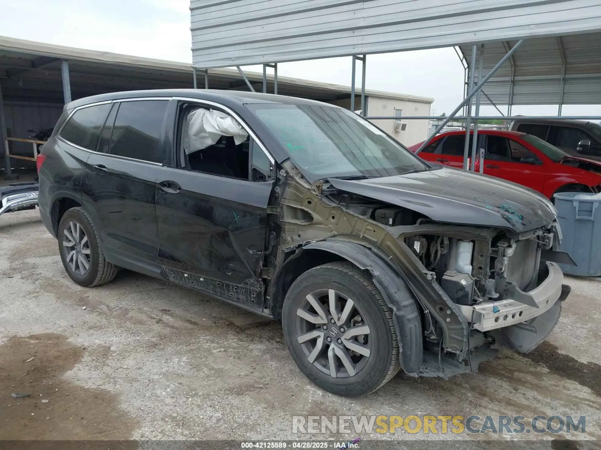 1 Photograph of a damaged car 5FNYF5H53KB019113 HONDA PILOT 2019