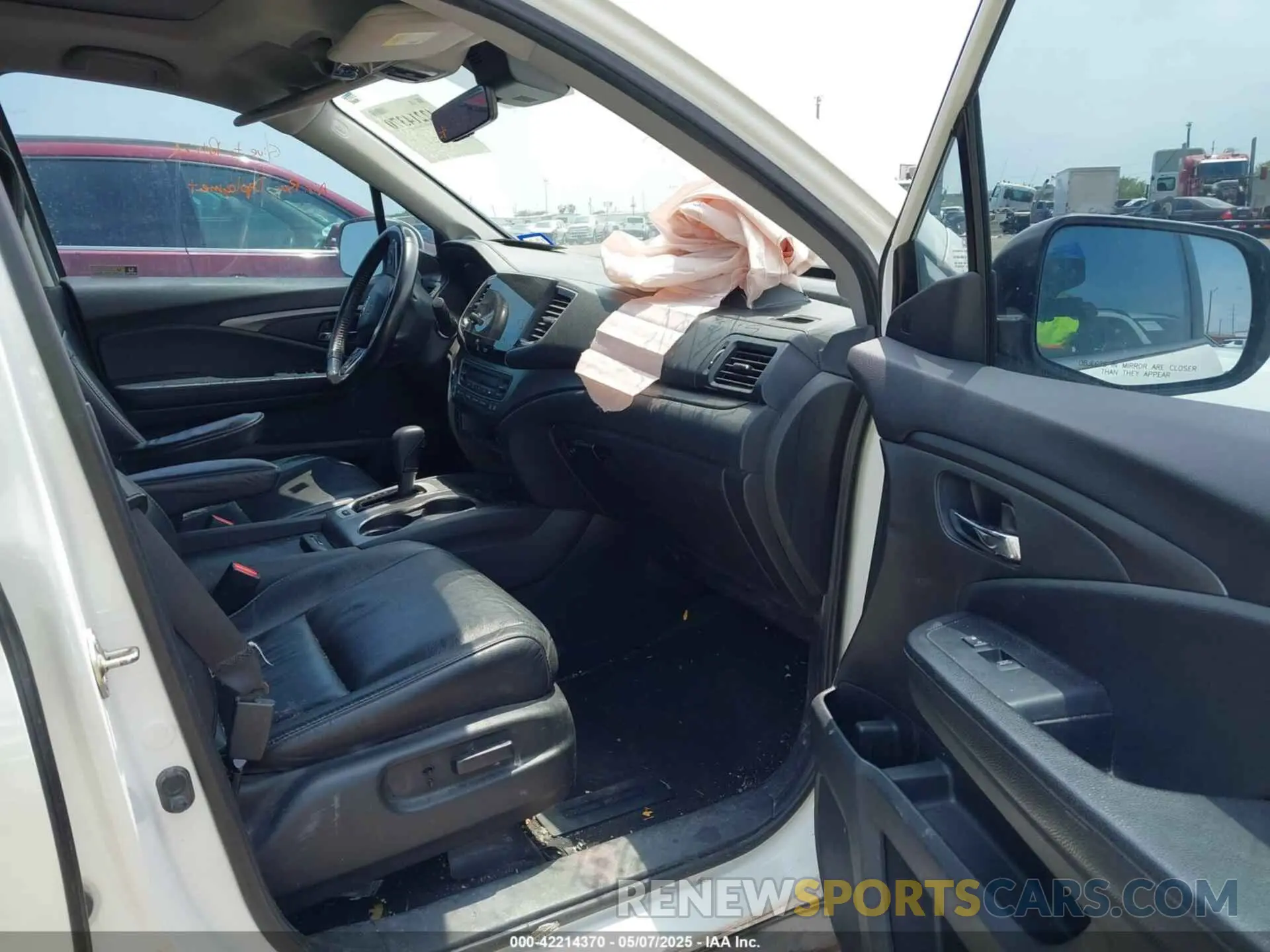 5 Photograph of a damaged car 5FNYF5H53KB029821 HONDA PILOT 2019