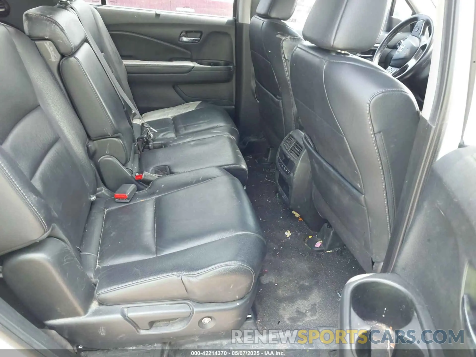 8 Photograph of a damaged car 5FNYF5H53KB029821 HONDA PILOT 2019