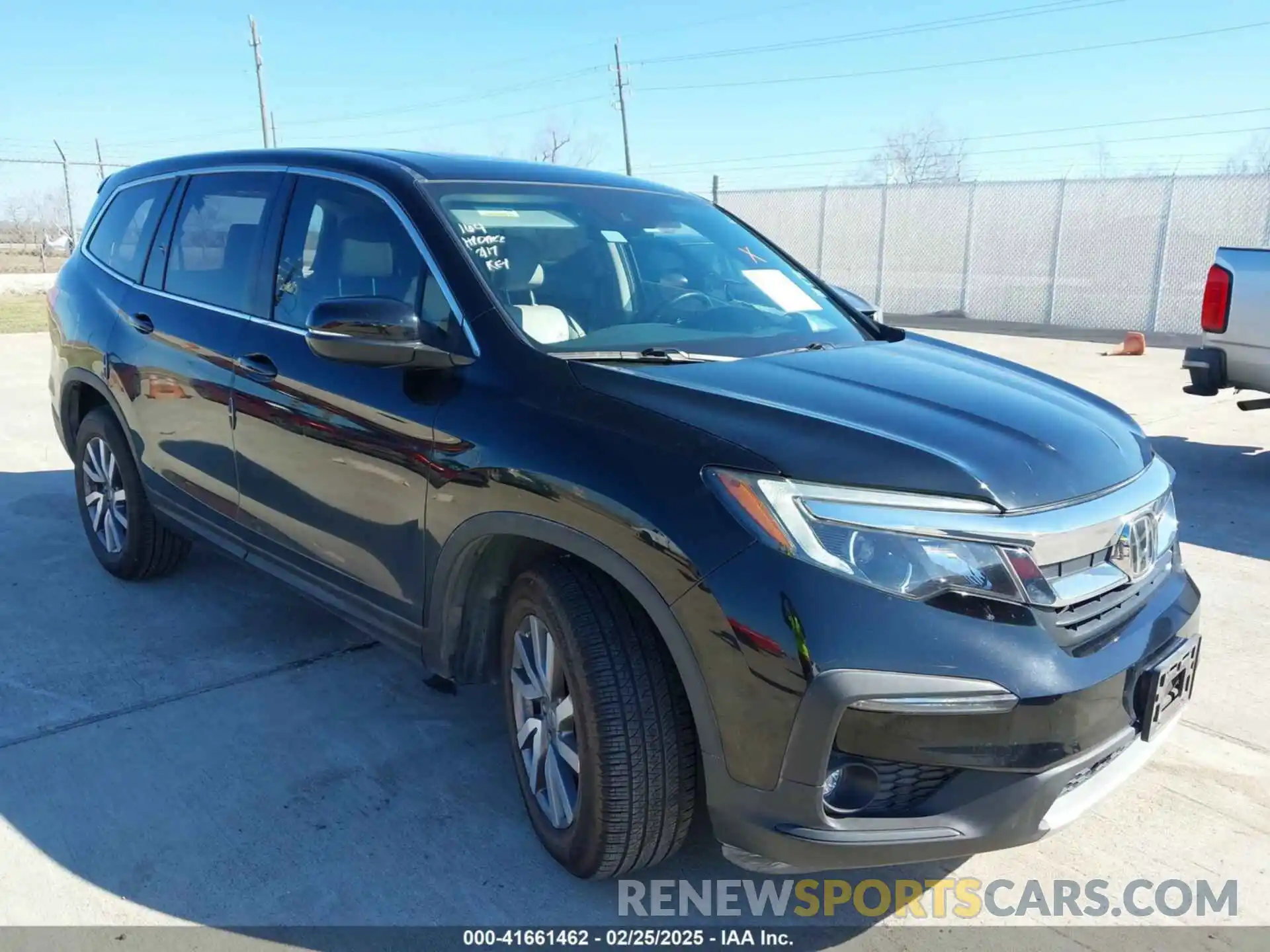 1 Photograph of a damaged car 5FNYF5H53KB031522 HONDA PILOT 2019