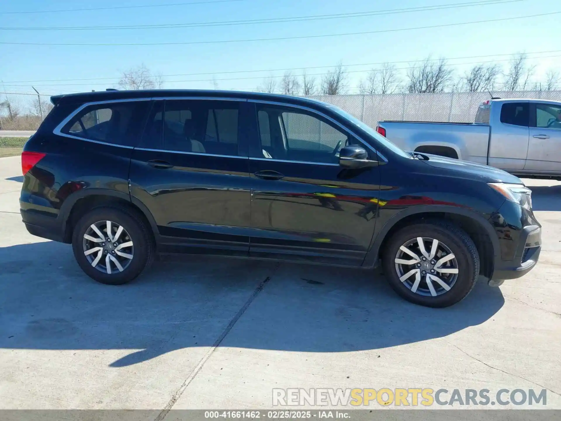 13 Photograph of a damaged car 5FNYF5H53KB031522 HONDA PILOT 2019