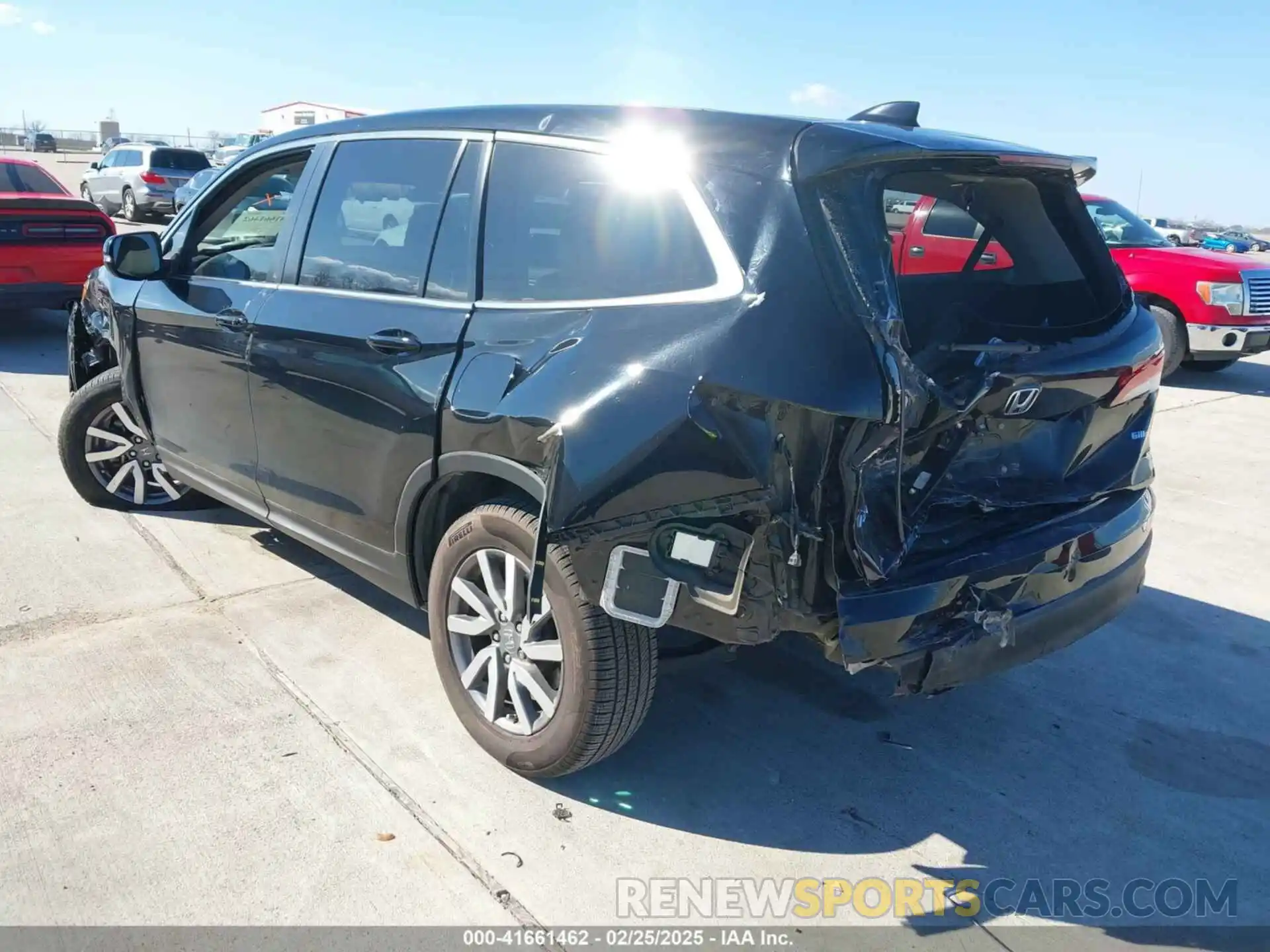 3 Photograph of a damaged car 5FNYF5H53KB031522 HONDA PILOT 2019