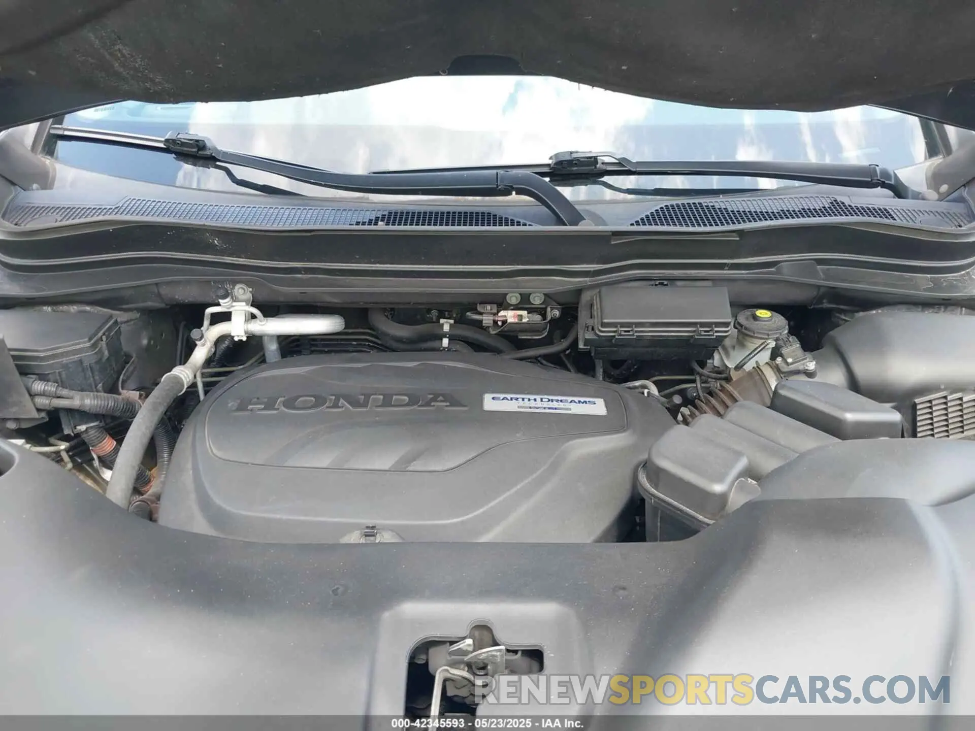 10 Photograph of a damaged car 5FNYF5H54KB013384 HONDA PILOT 2019