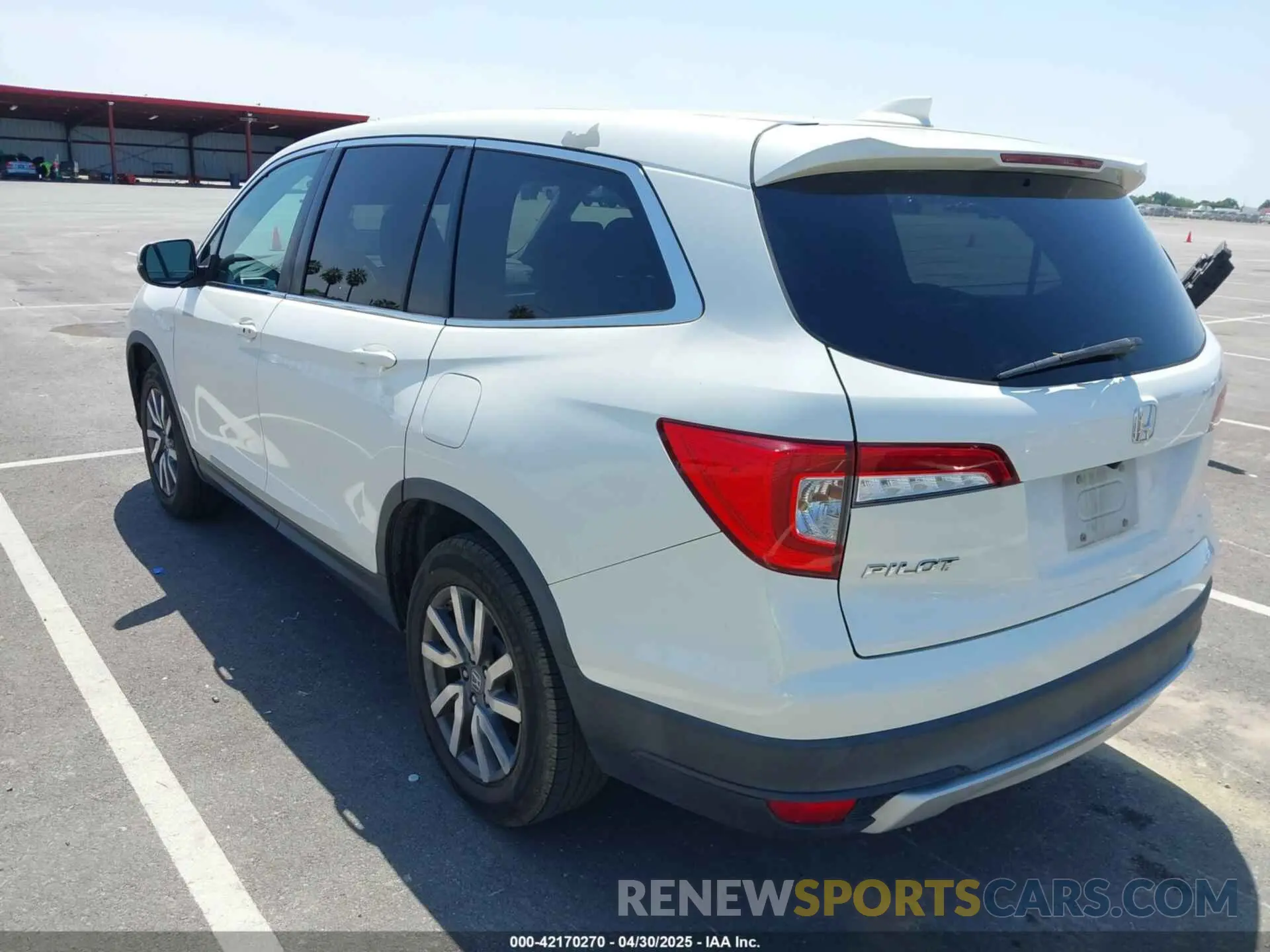 3 Photograph of a damaged car 5FNYF5H54KB018519 HONDA PILOT 2019