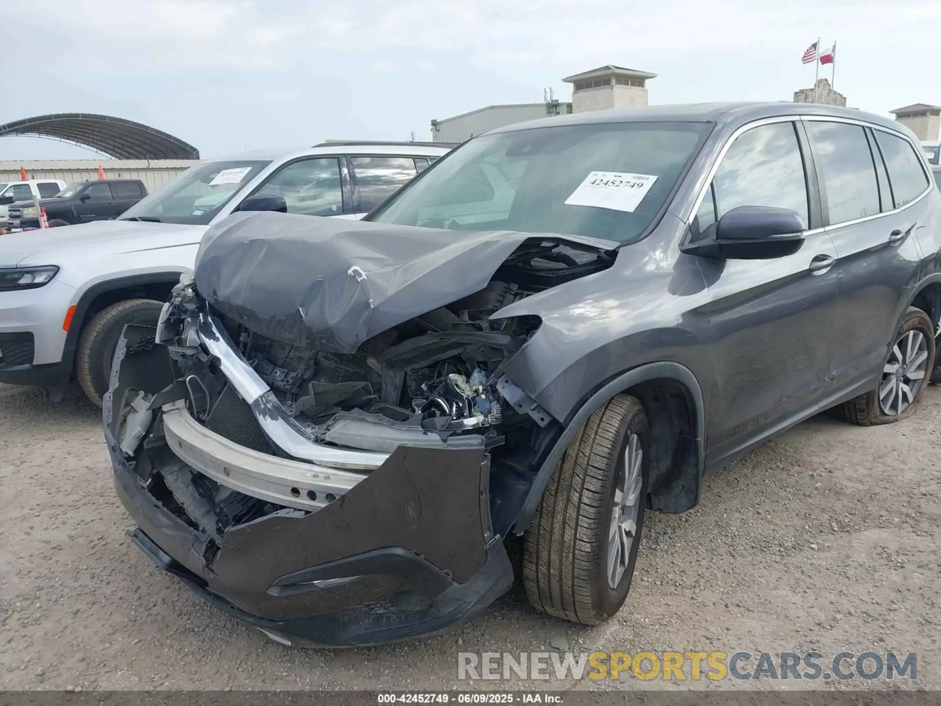 6 Photograph of a damaged car 5FNYF5H55KB027813 HONDA PILOT 2019