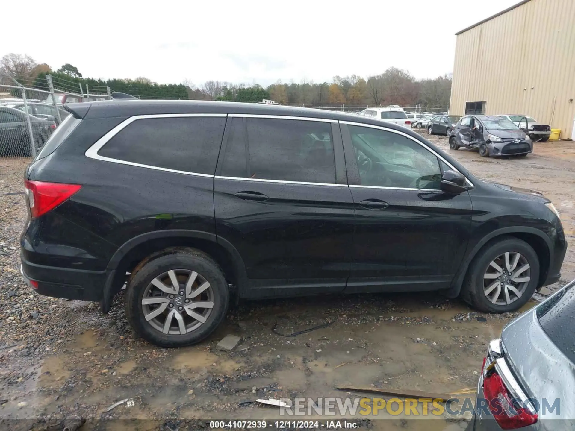 13 Photograph of a damaged car 5FNYF5H56KB016304 HONDA PILOT 2019