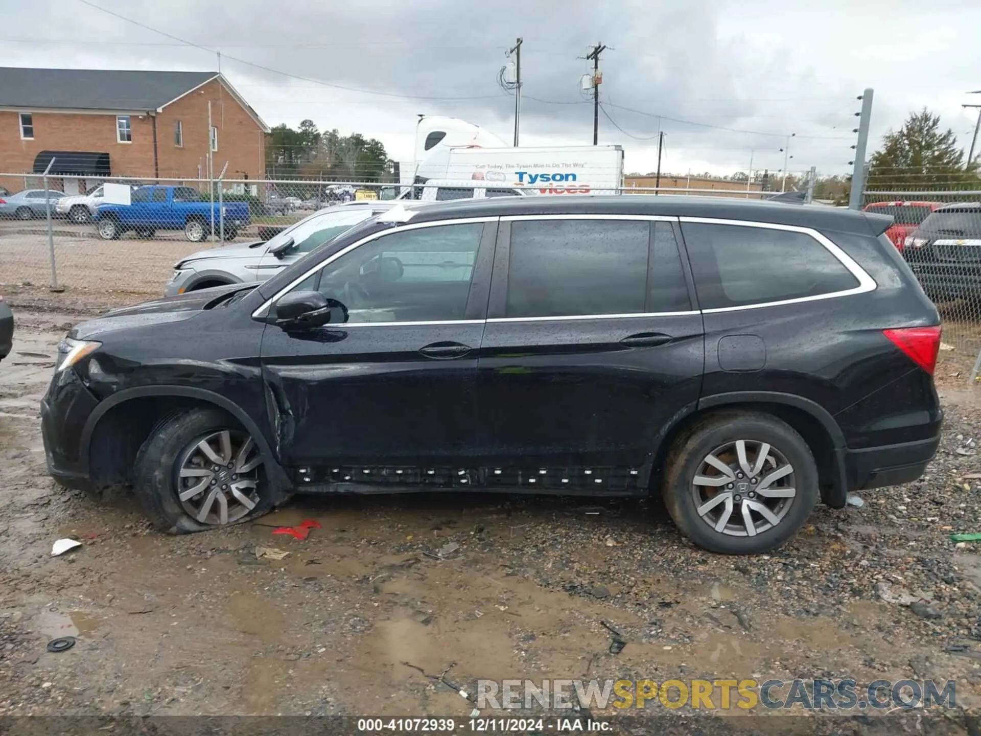 14 Photograph of a damaged car 5FNYF5H56KB016304 HONDA PILOT 2019