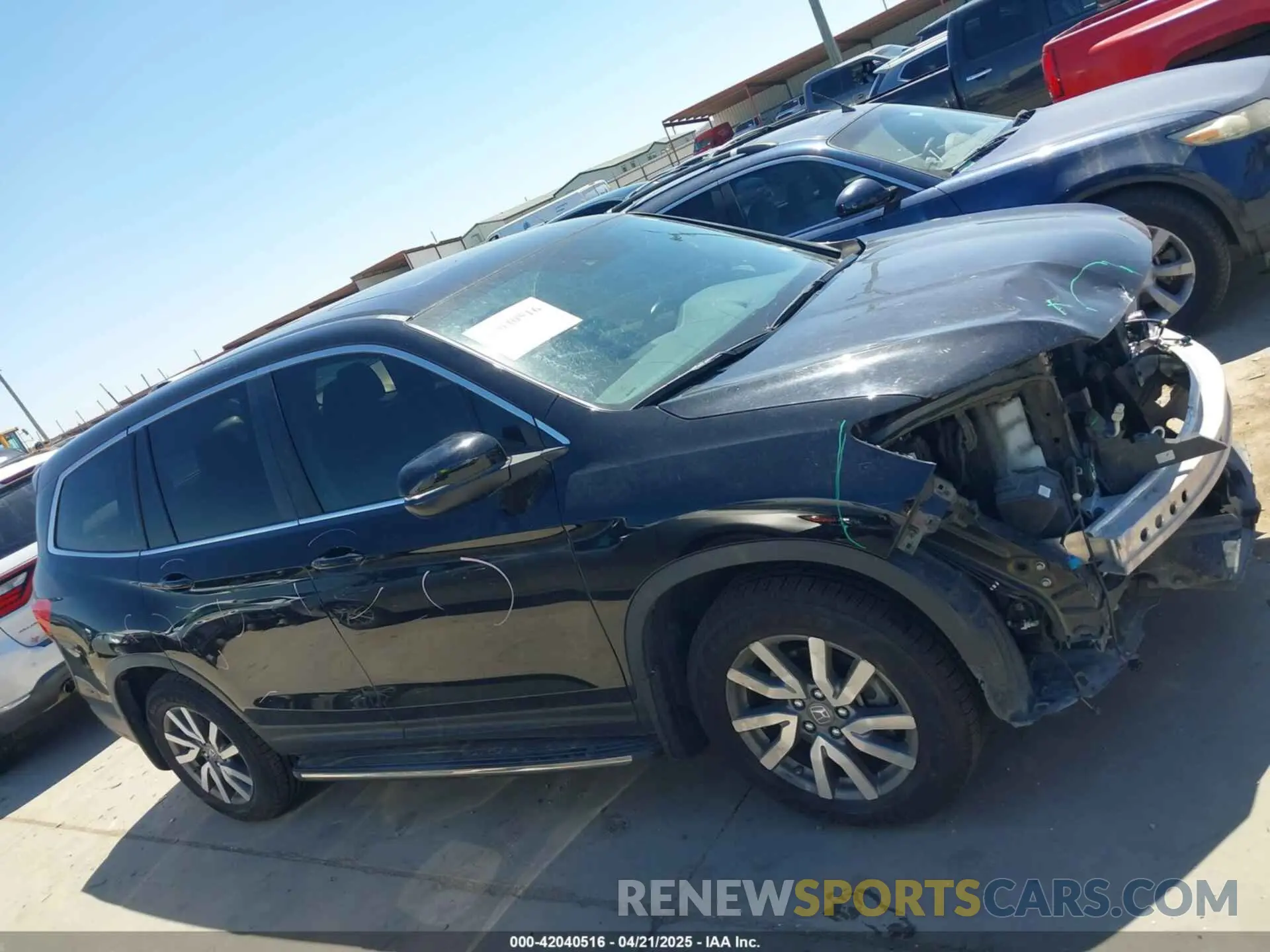 14 Photograph of a damaged car 5FNYF5H56KB042918 HONDA PILOT 2019