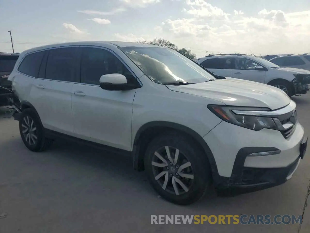 4 Photograph of a damaged car 5FNYF5H58KB020127 HONDA PILOT 2019