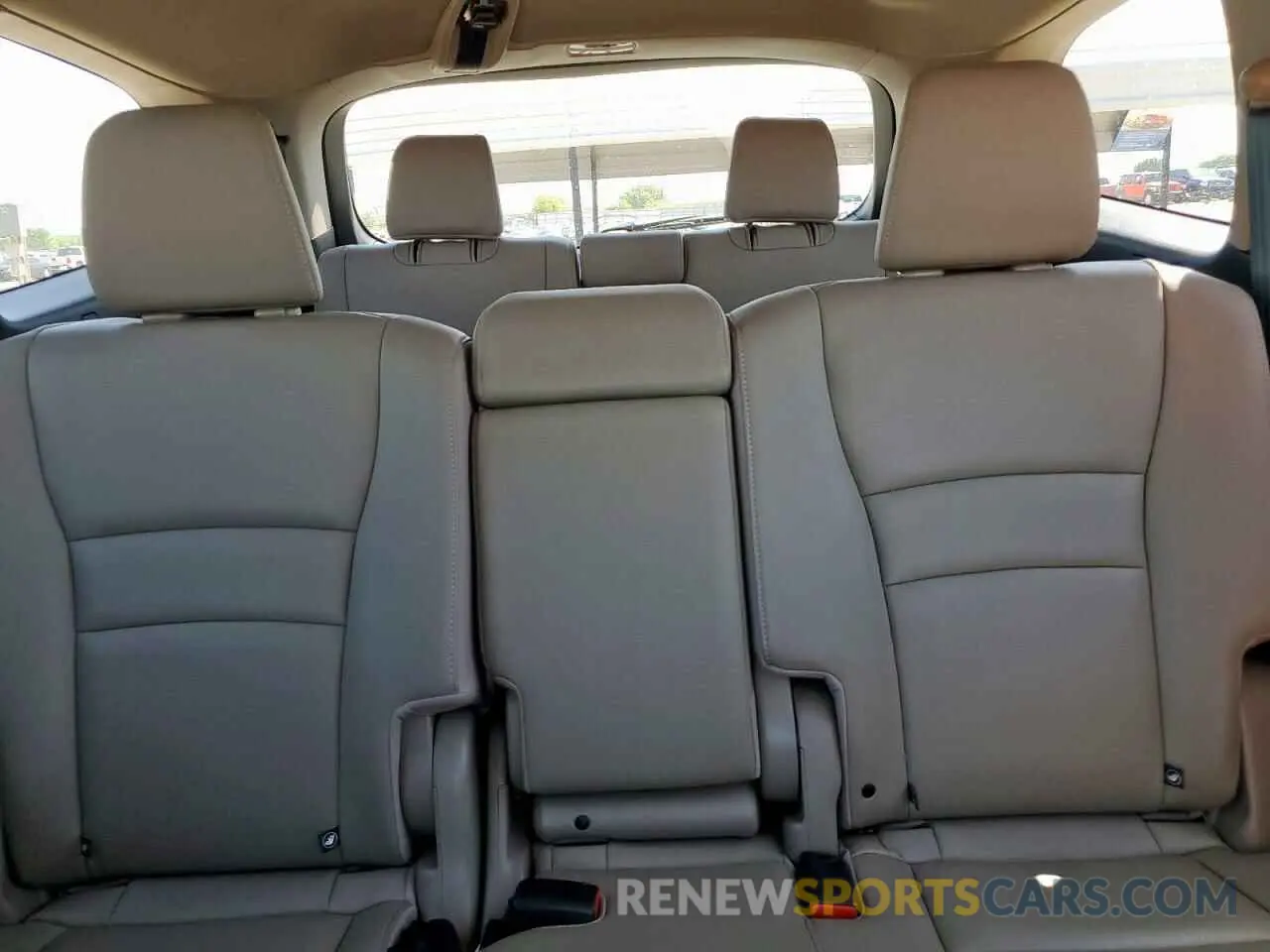 10 Photograph of a damaged car 5FNYF5H58KB041253 HONDA PILOT 2019