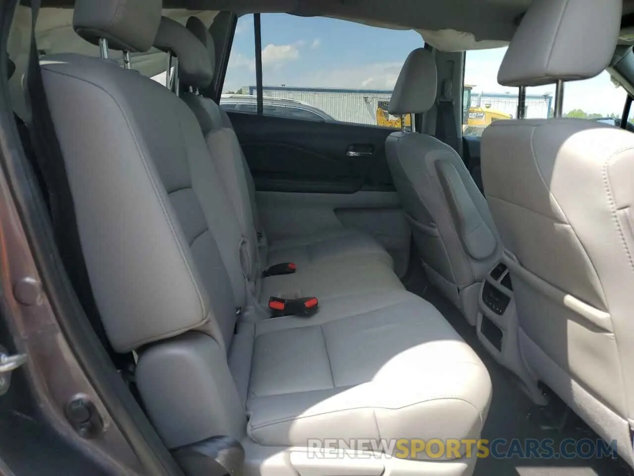 11 Photograph of a damaged car 5FNYF5H59KB028124 HONDA PILOT 2019