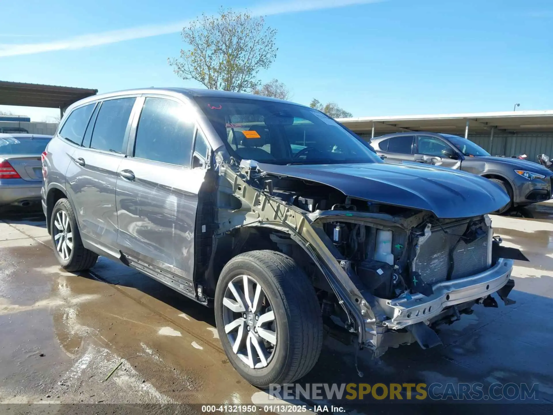 1 Photograph of a damaged car 5FNYF5H59KB028348 HONDA PILOT 2019