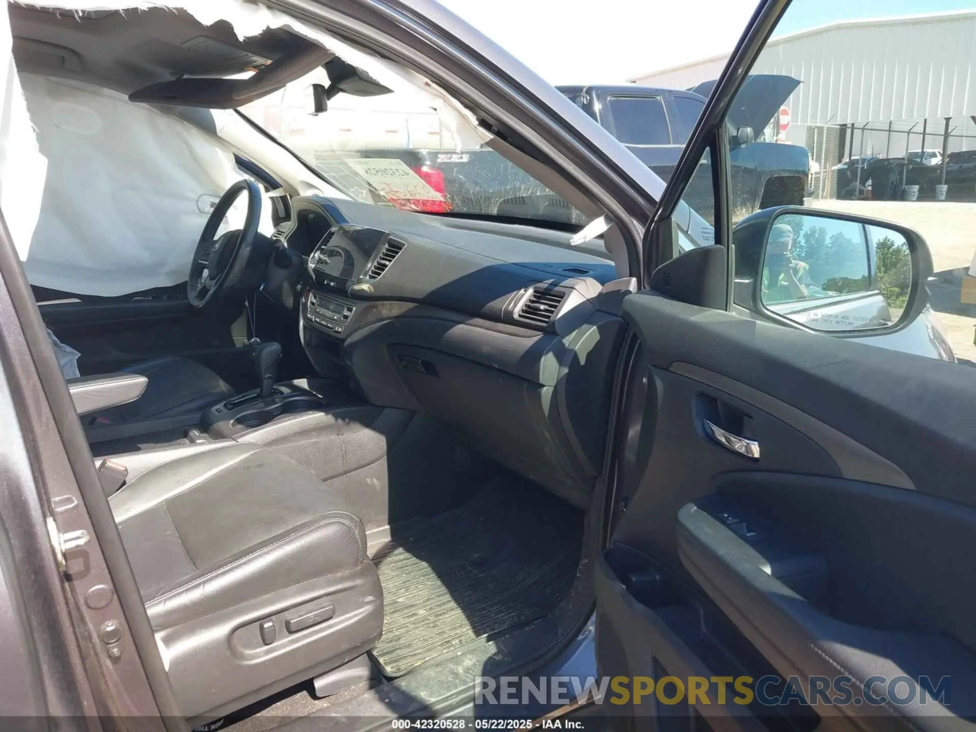 5 Photograph of a damaged car 5FNYF5H59KB036434 HONDA PILOT 2019