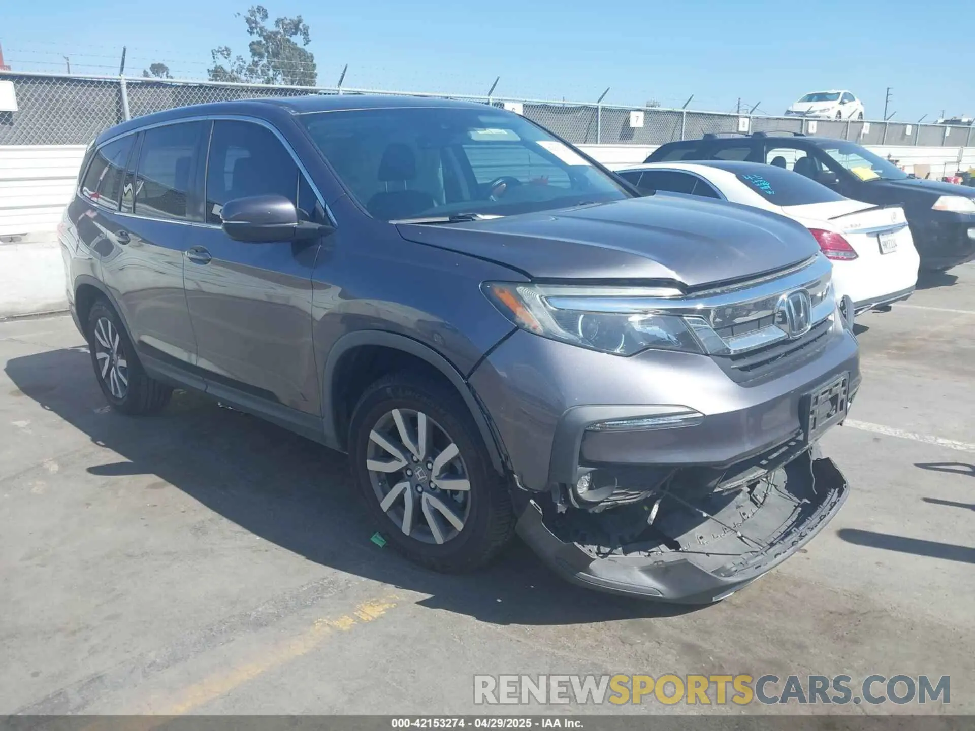 1 Photograph of a damaged car 5FNYF5H5XKB025457 HONDA PILOT 2019