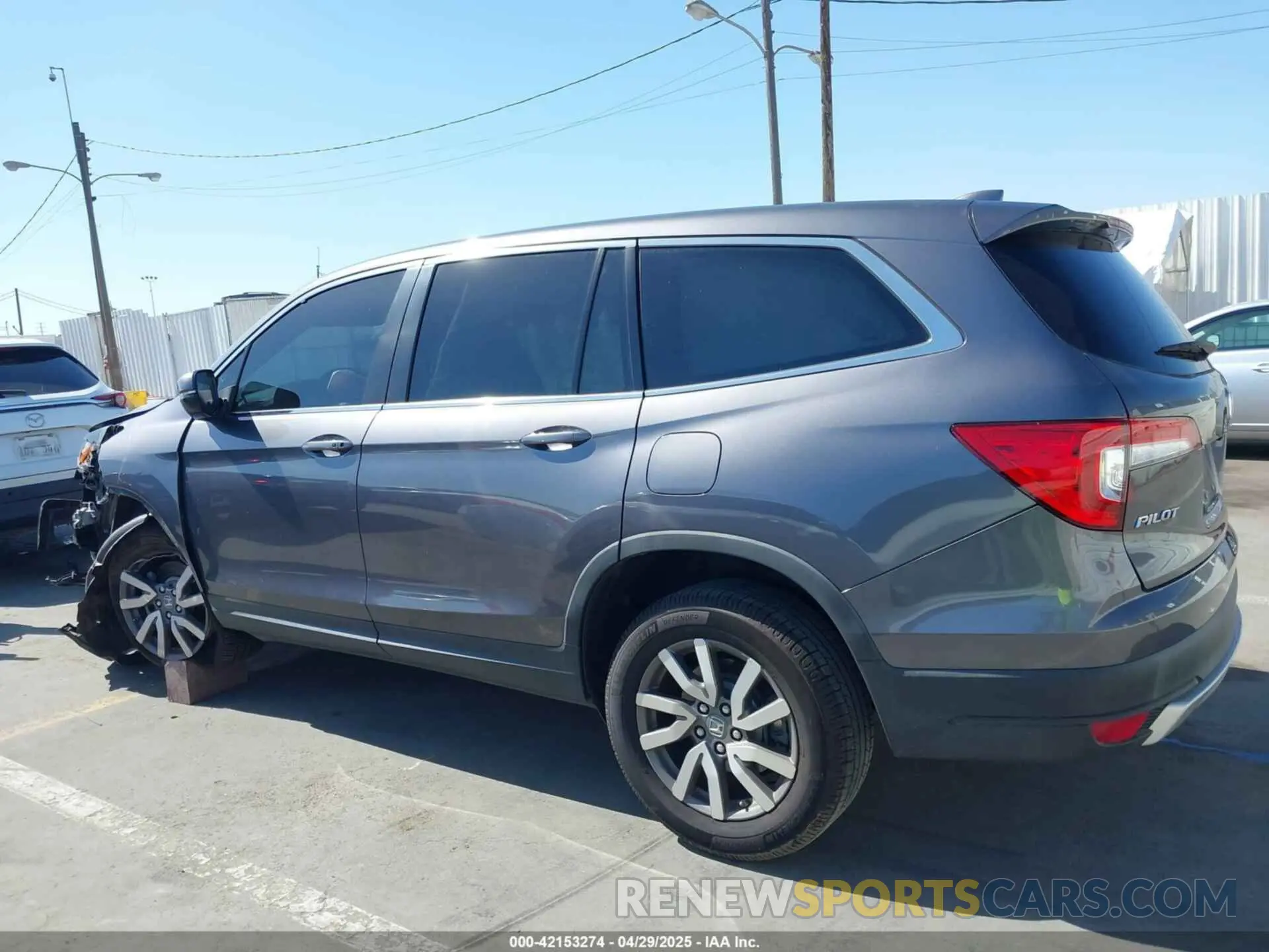 14 Photograph of a damaged car 5FNYF5H5XKB025457 HONDA PILOT 2019