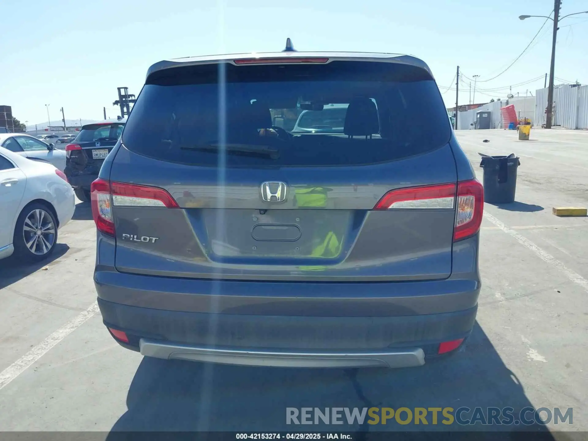 16 Photograph of a damaged car 5FNYF5H5XKB025457 HONDA PILOT 2019