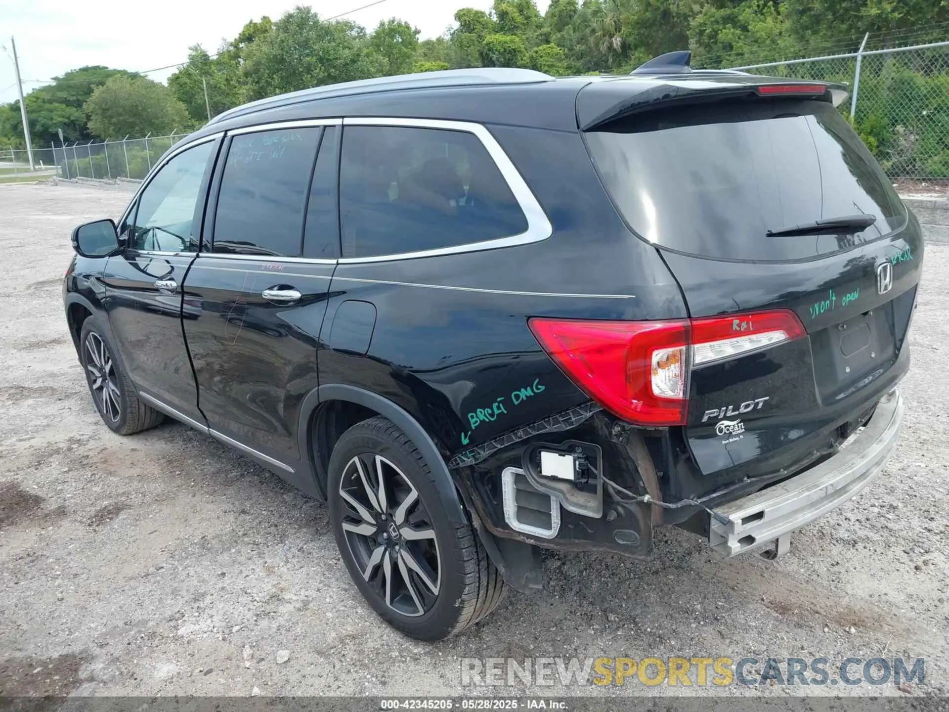 3 Photograph of a damaged car 5FNYF5H63KB010081 HONDA PILOT 2019