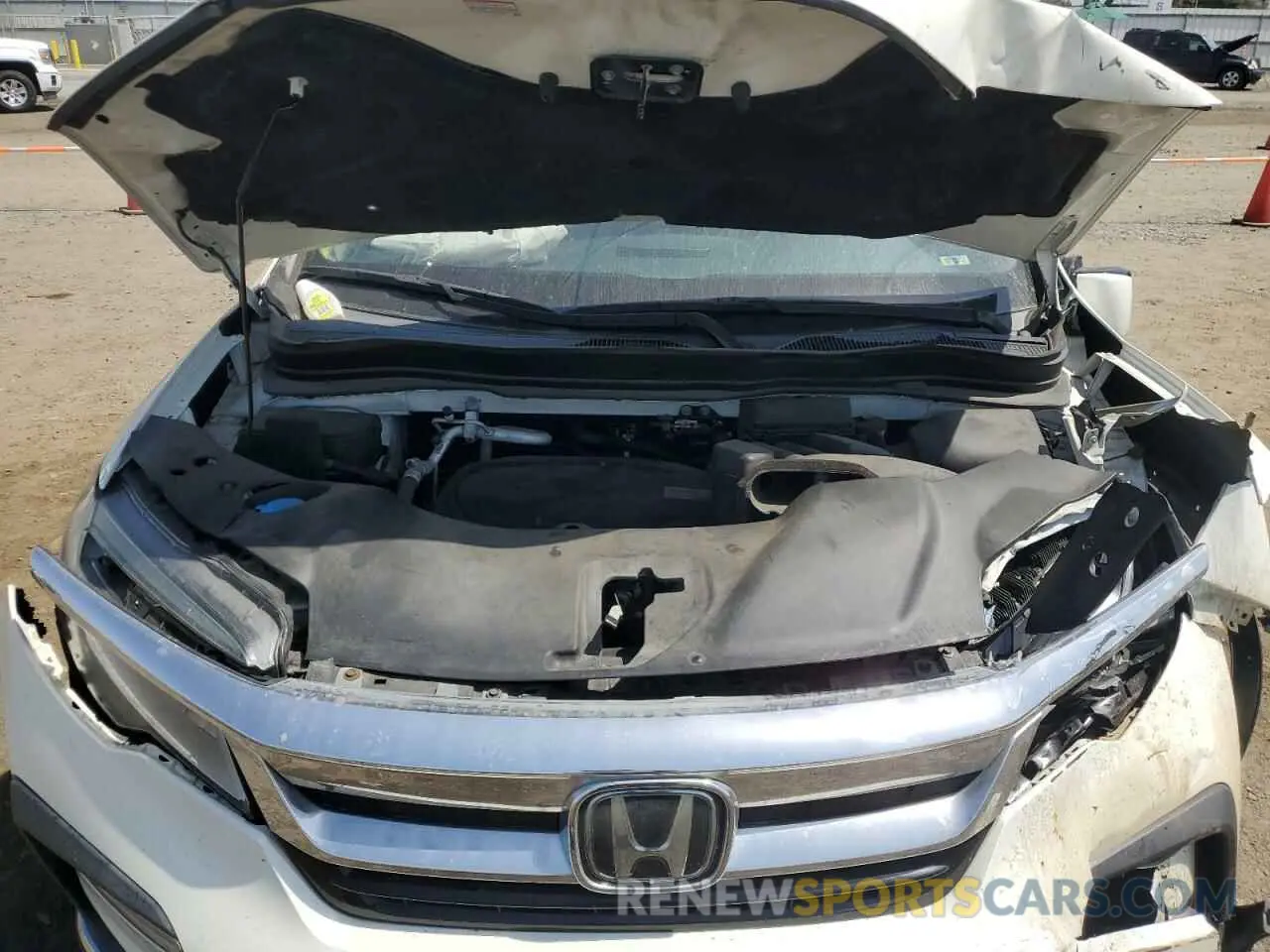 12 Photograph of a damaged car 5FNYF5H67KB011573 HONDA PILOT 2019
